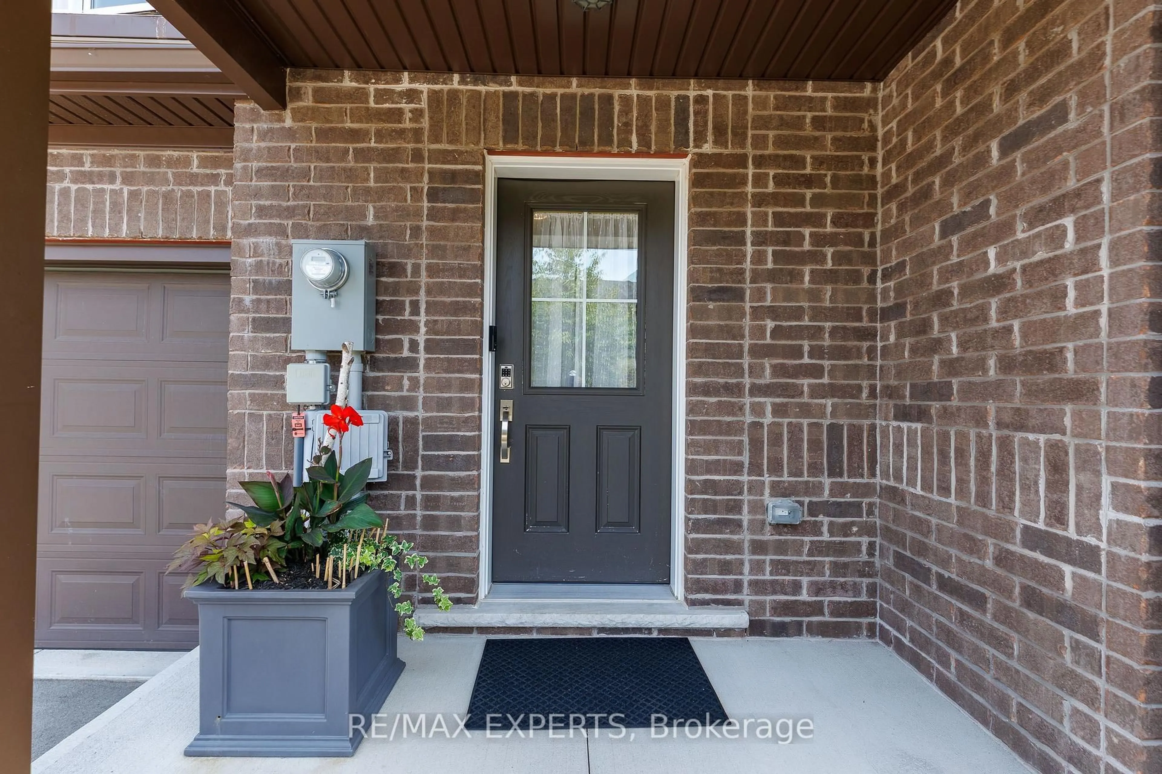 Indoor entryway for 340 Prospect Point Rd #7, Fort Erie Ontario L0S 1N0