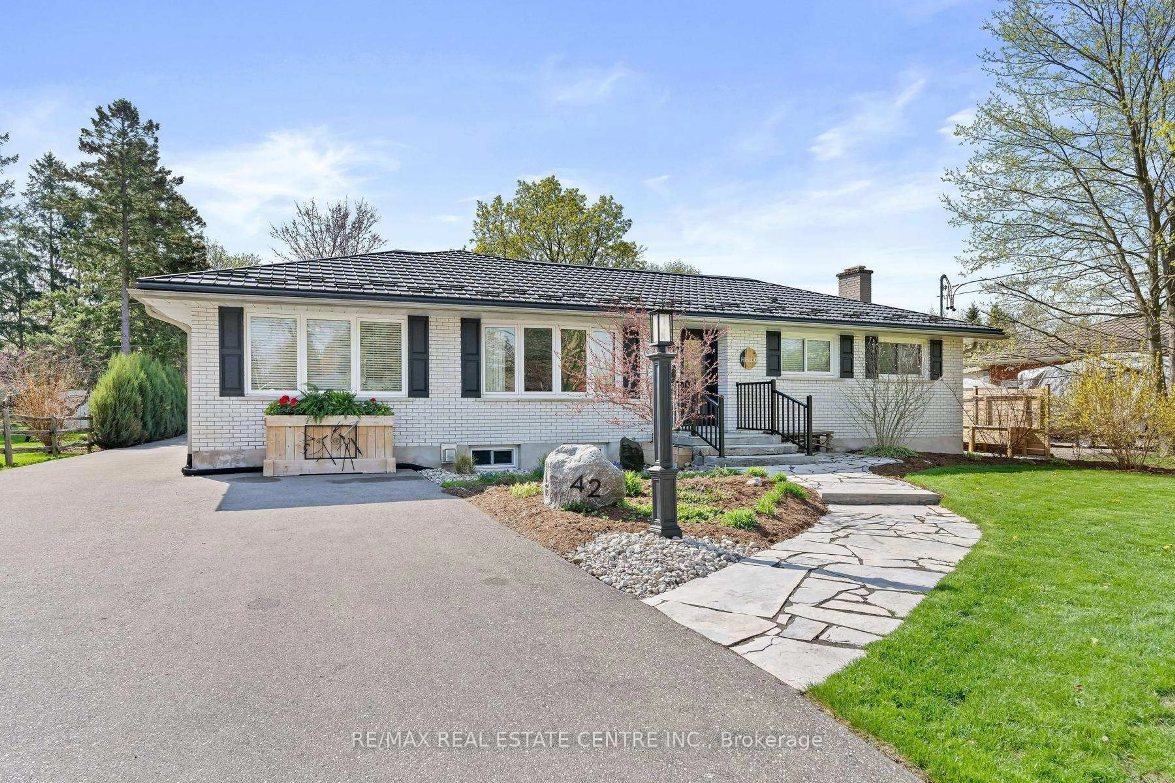 Unknown for 42 Ridgeway Ave, Guelph Ontario N1L 1G8