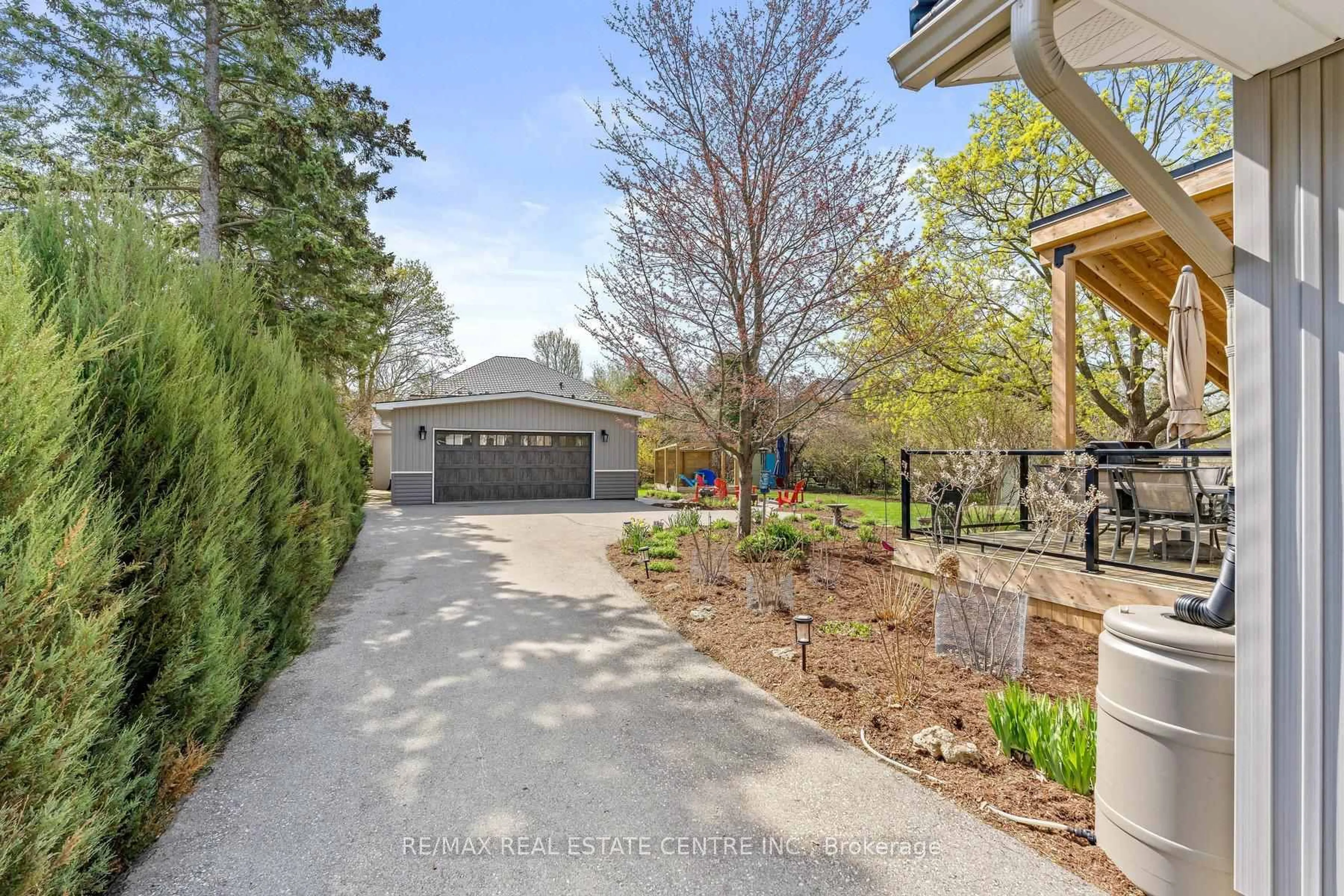 Unknown for 42 Ridgeway Ave, Guelph Ontario N1L 1G8