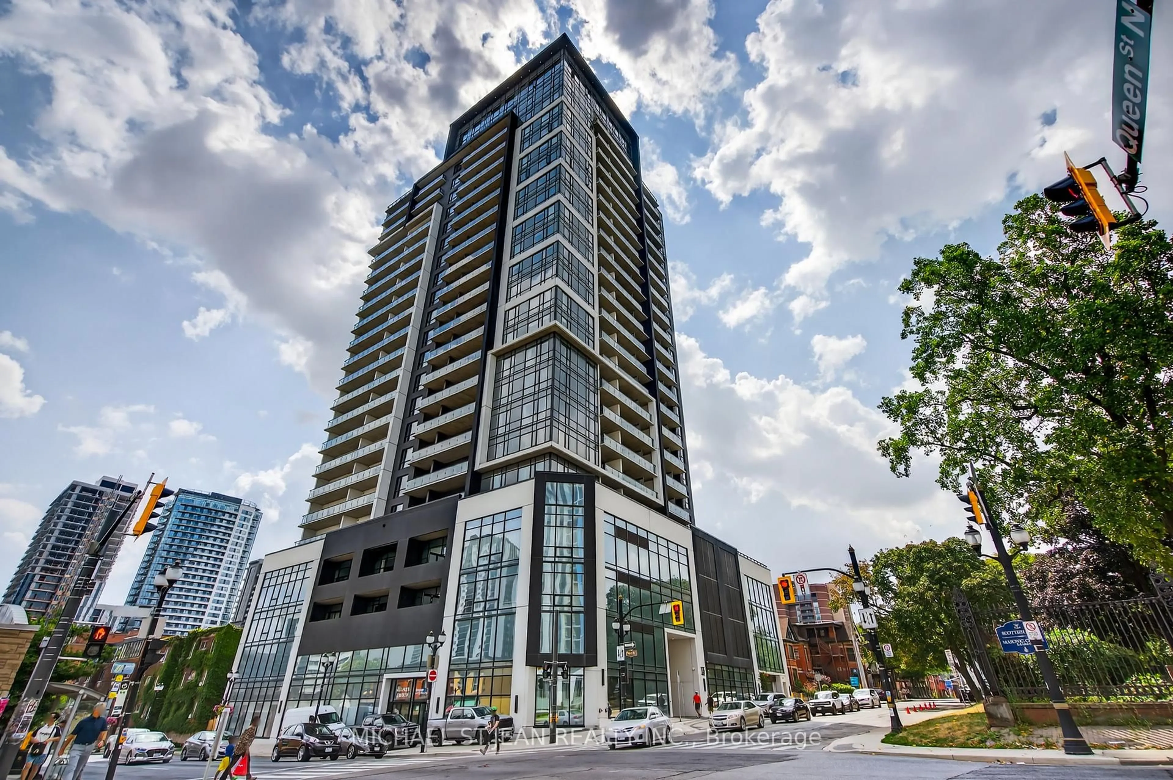 Indoor foyer for 15 Queen St #1302, Hamilton Ontario L8P 0C6