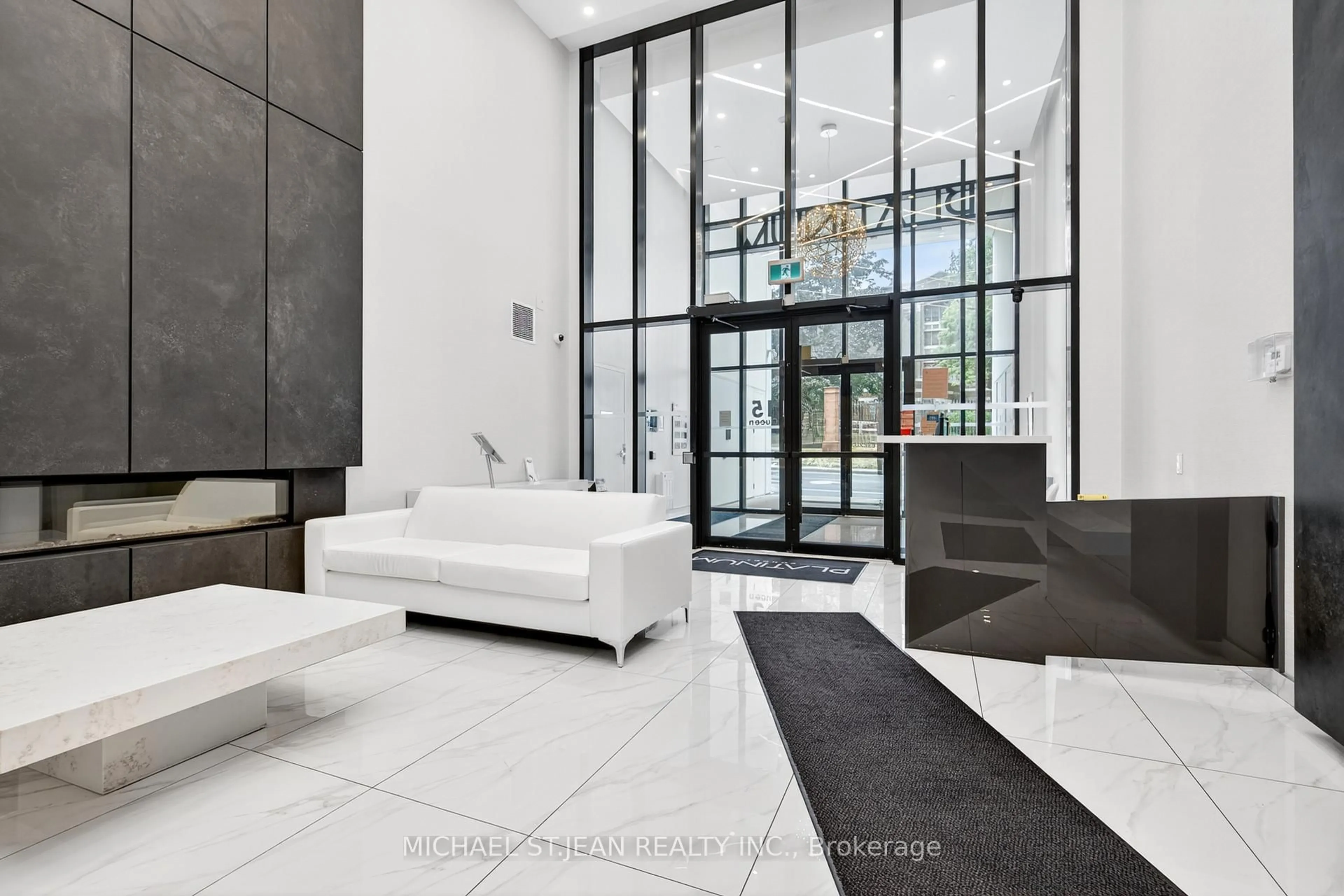 Lobby for 15 Queen St #1302, Hamilton Ontario L8P 0C6