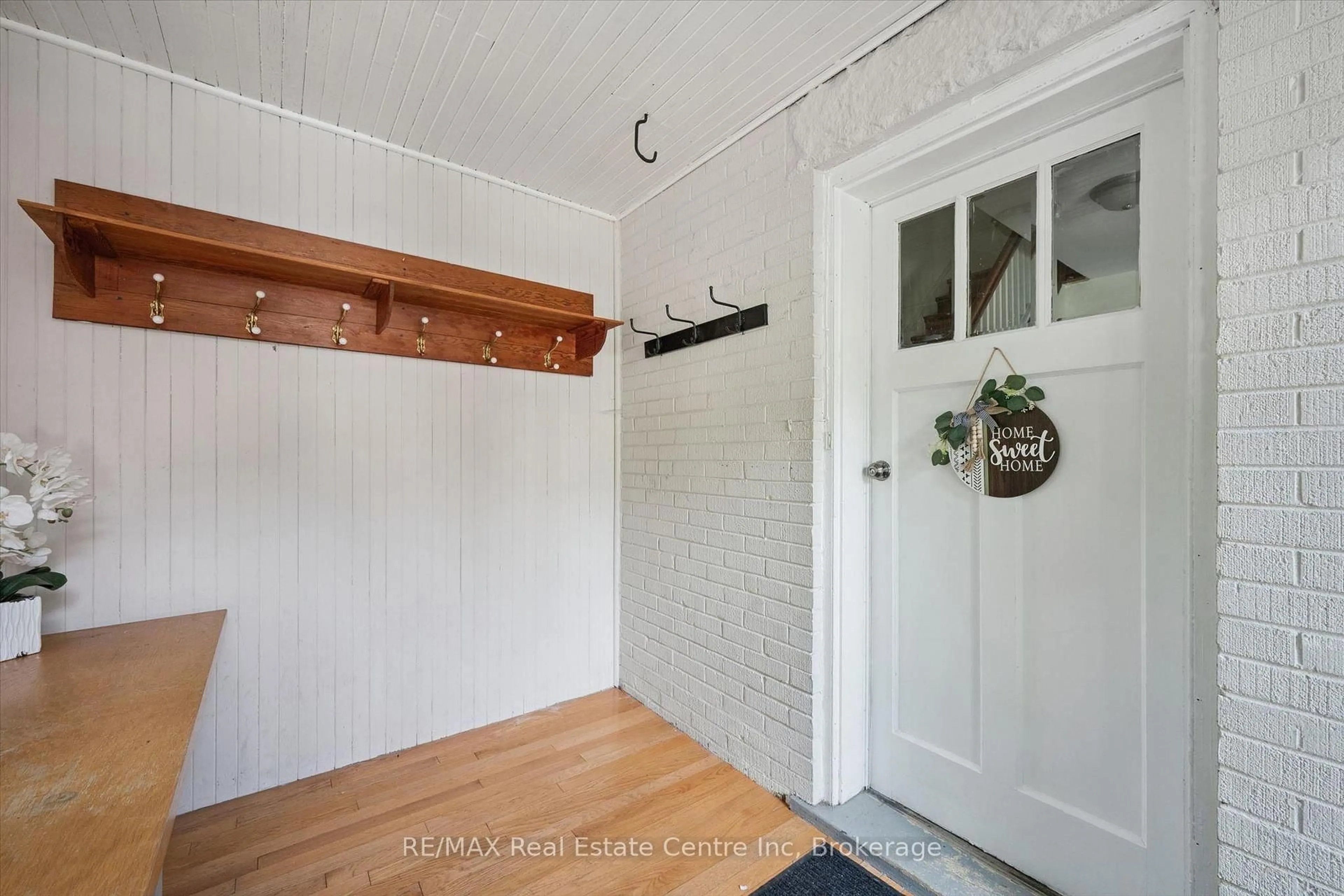 Indoor entryway for 6 PEARL St, Guelph Ontario N1E 2E3