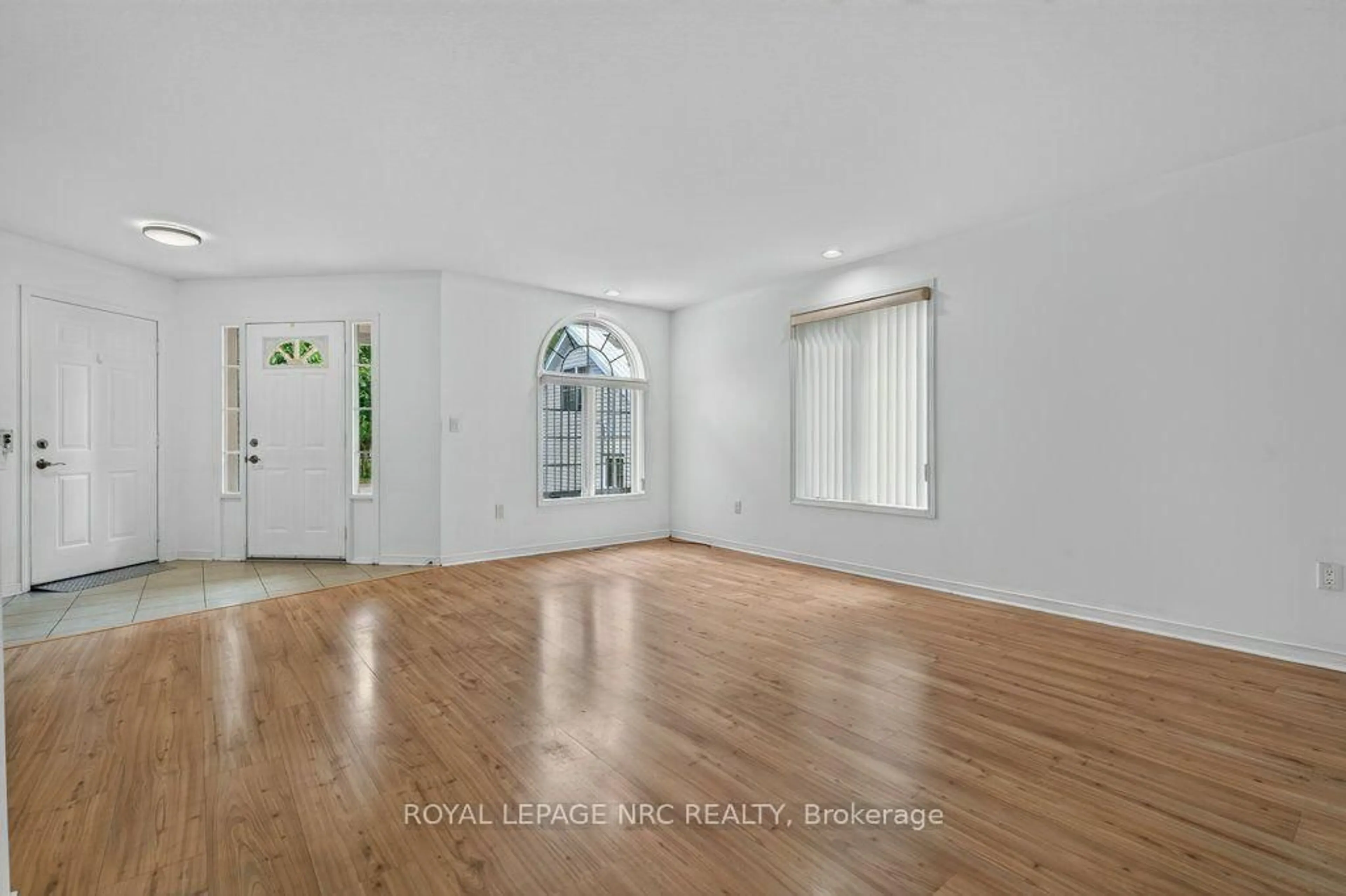 Indoor entryway for 49 Balsam St, Welland Ontario L3C 7H2