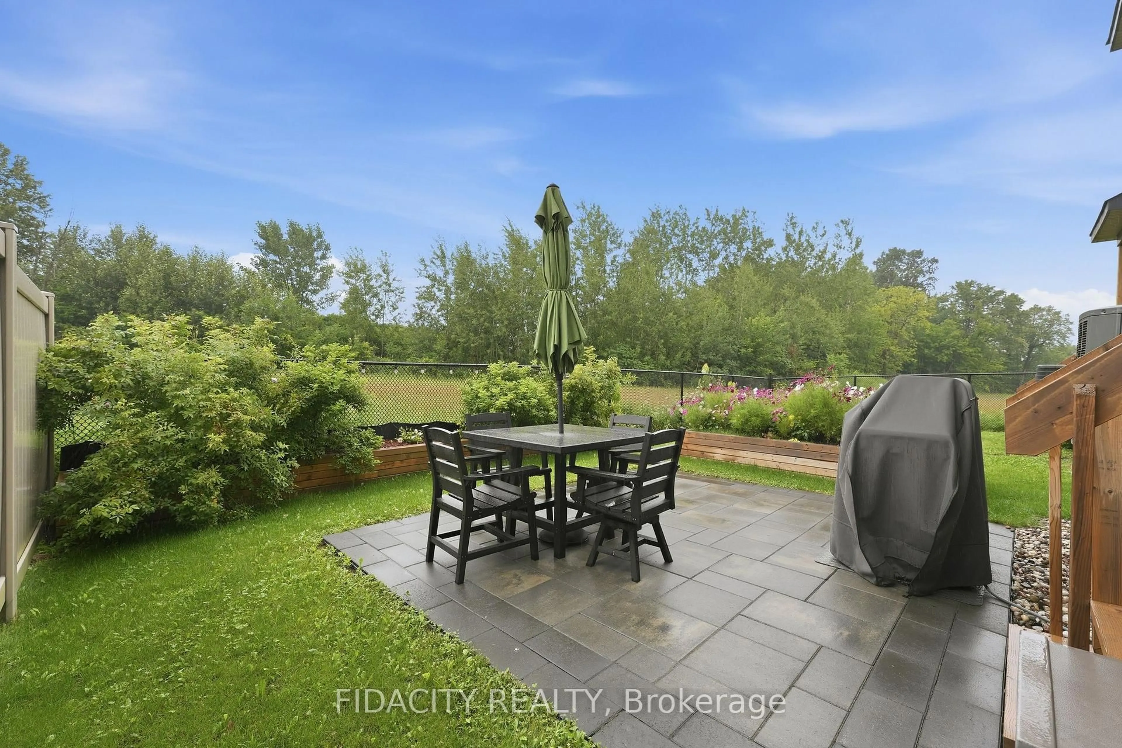 Patio, water/lake/river/ocean view for 410 Premiere Lane, Clarence-Rockland Ontario K4K 0M7