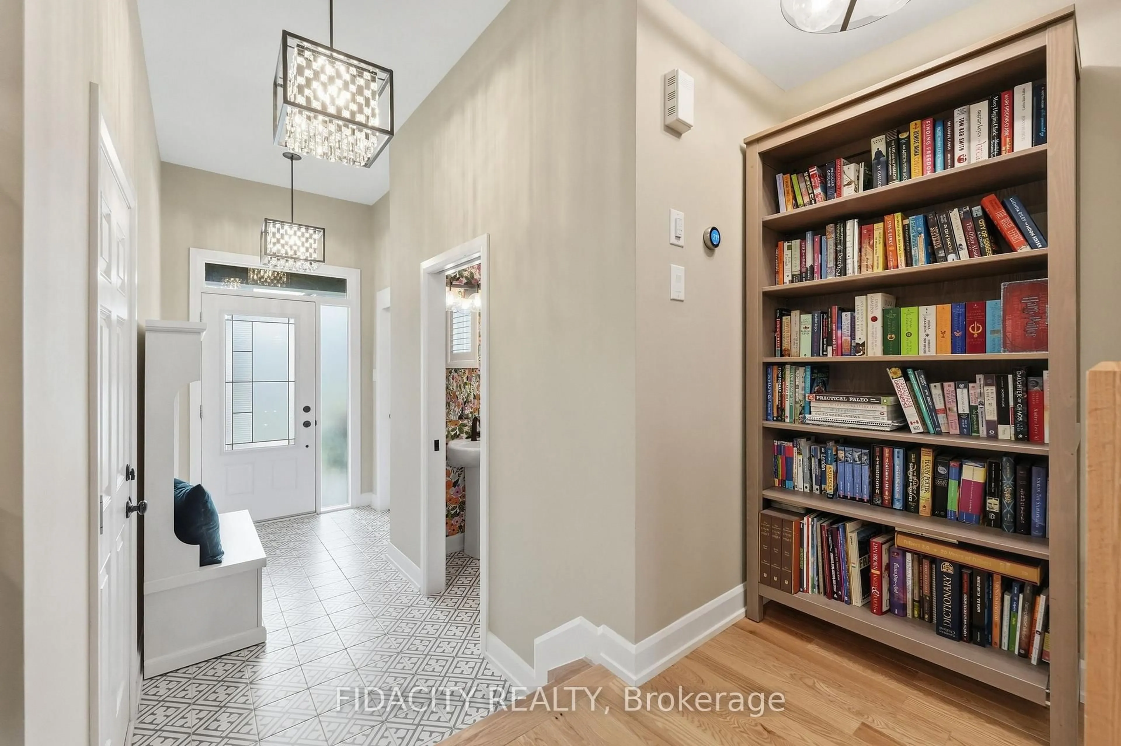 Indoor entryway for 410 Premiere Lane, Clarence-Rockland Ontario K4K 0M7