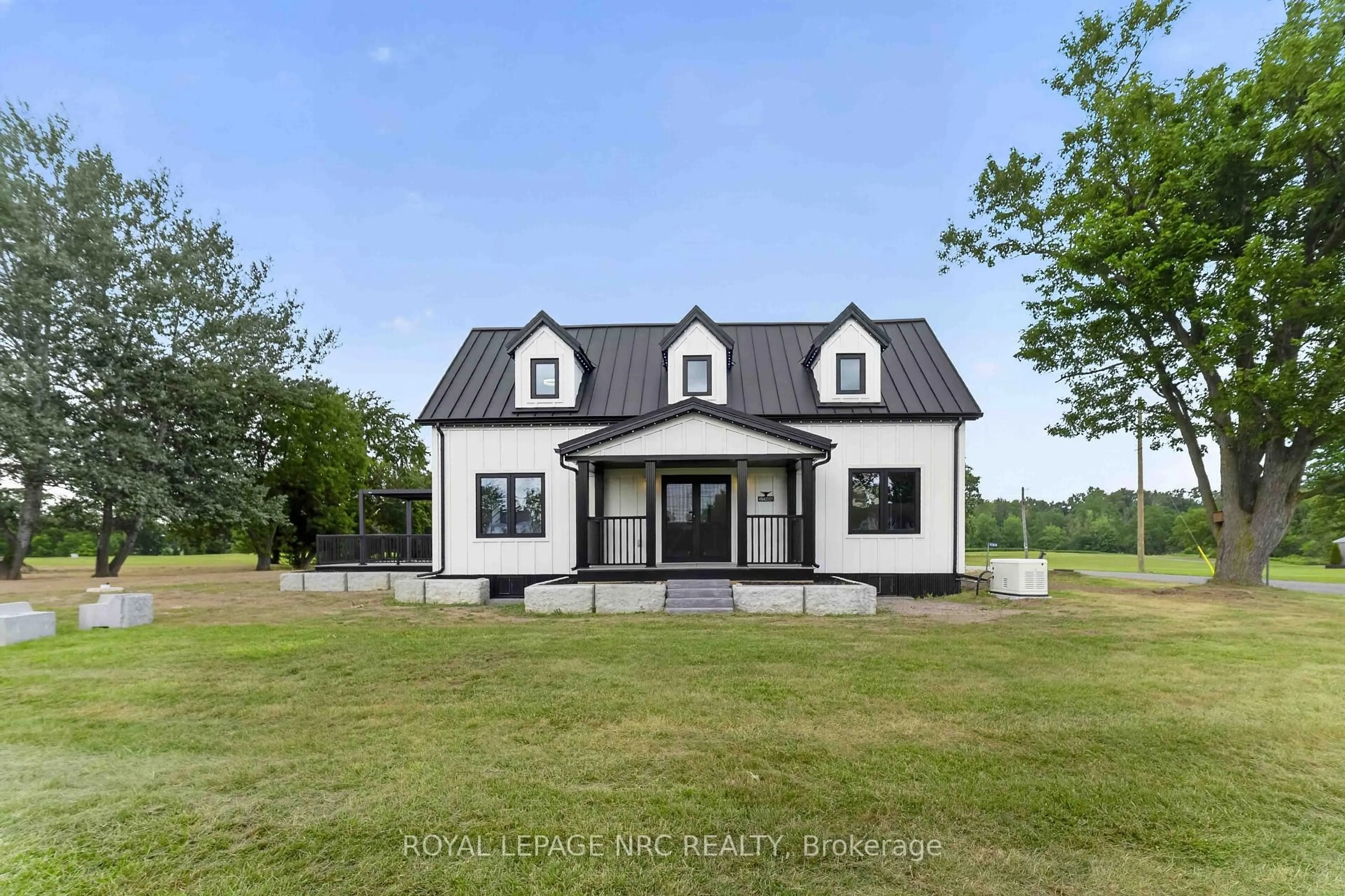 Home with vinyl exterior material, unknown for 52806 Putman Rd, Wainfleet Ontario L0S 1V0