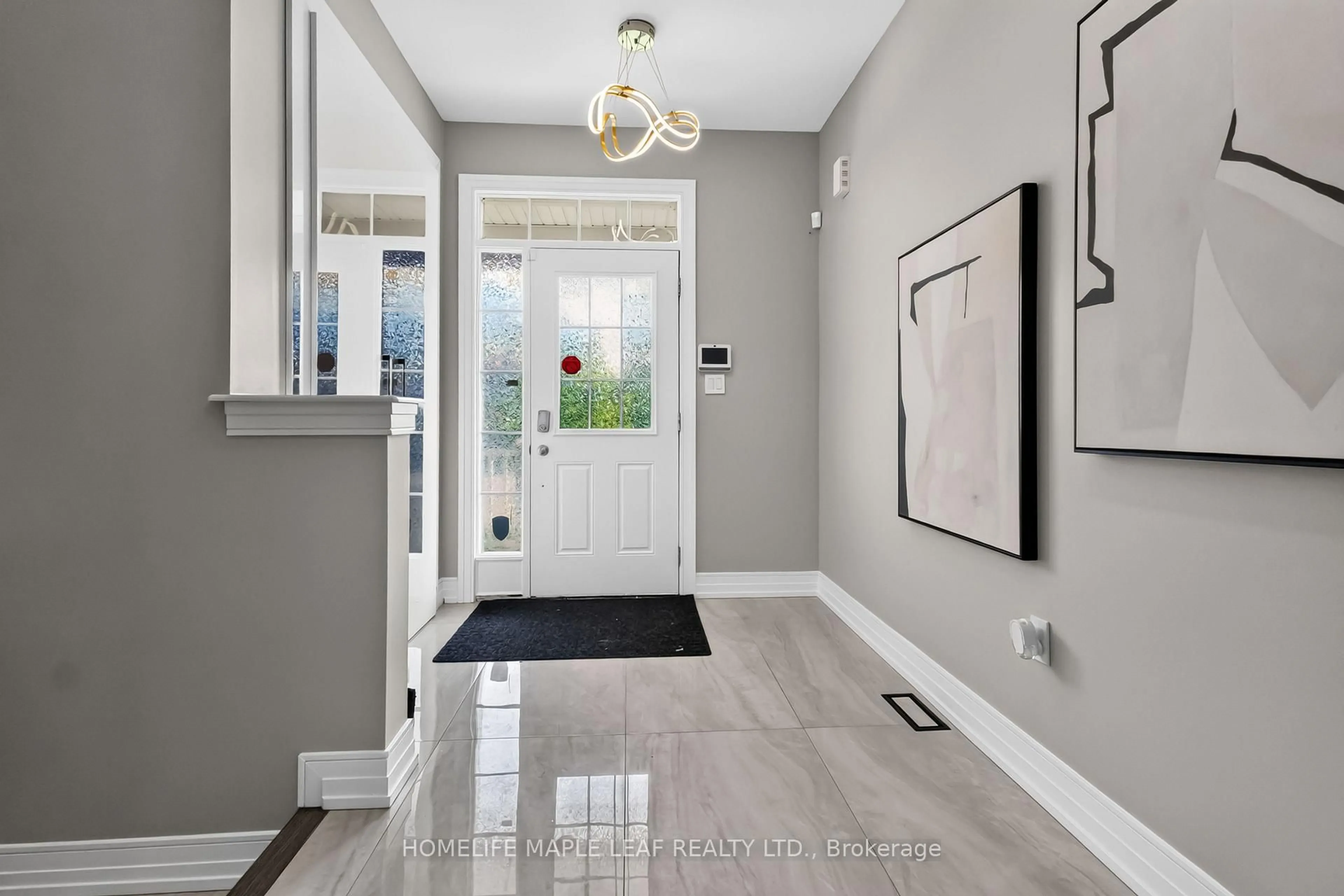 Indoor entryway for 20 Wannamaker Cres, Cambridge Ontario N3E 0C4