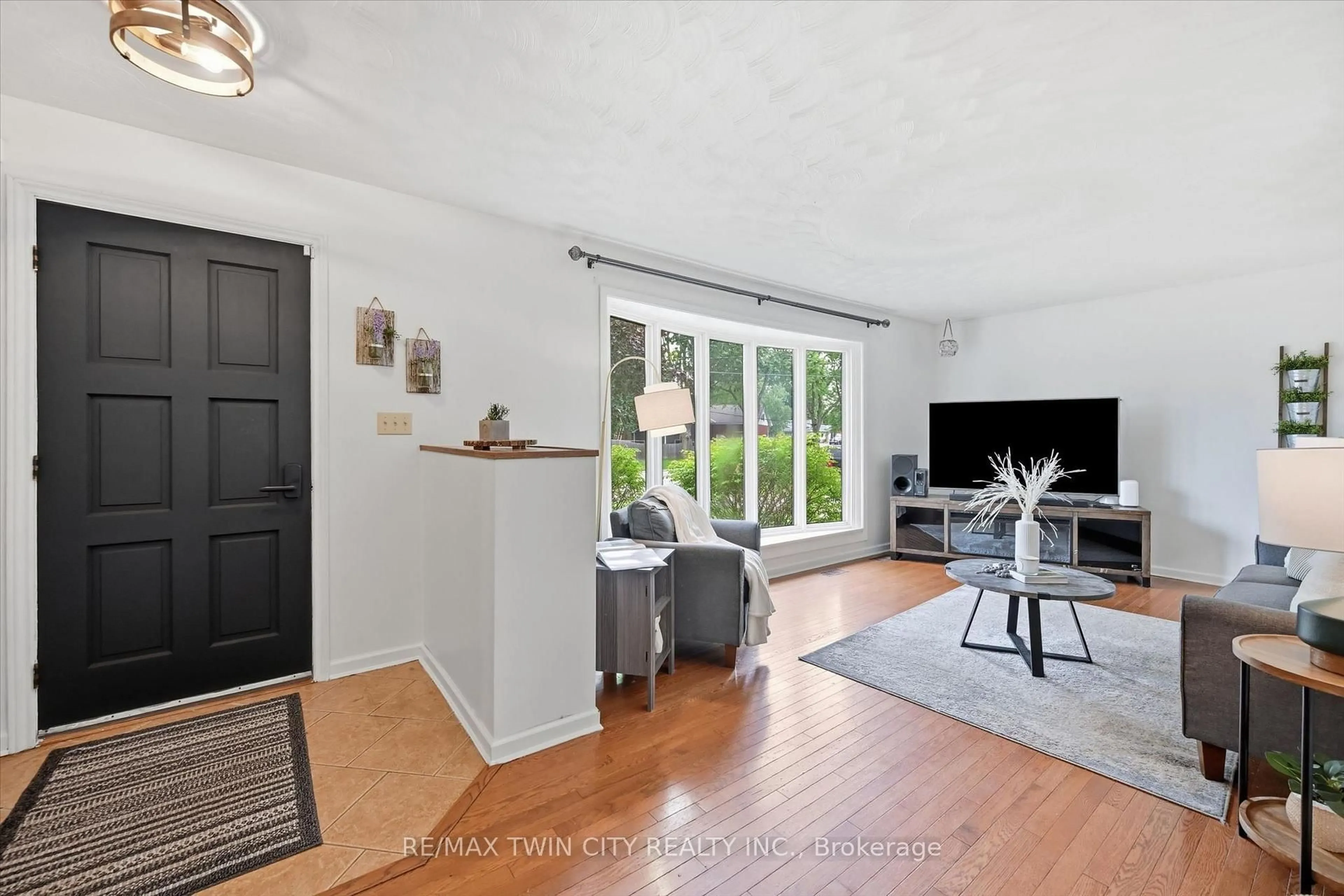 Living room with furniture, unknown for 24 1/2 Parkview Rd, Haldimand Ontario N0A 1H0