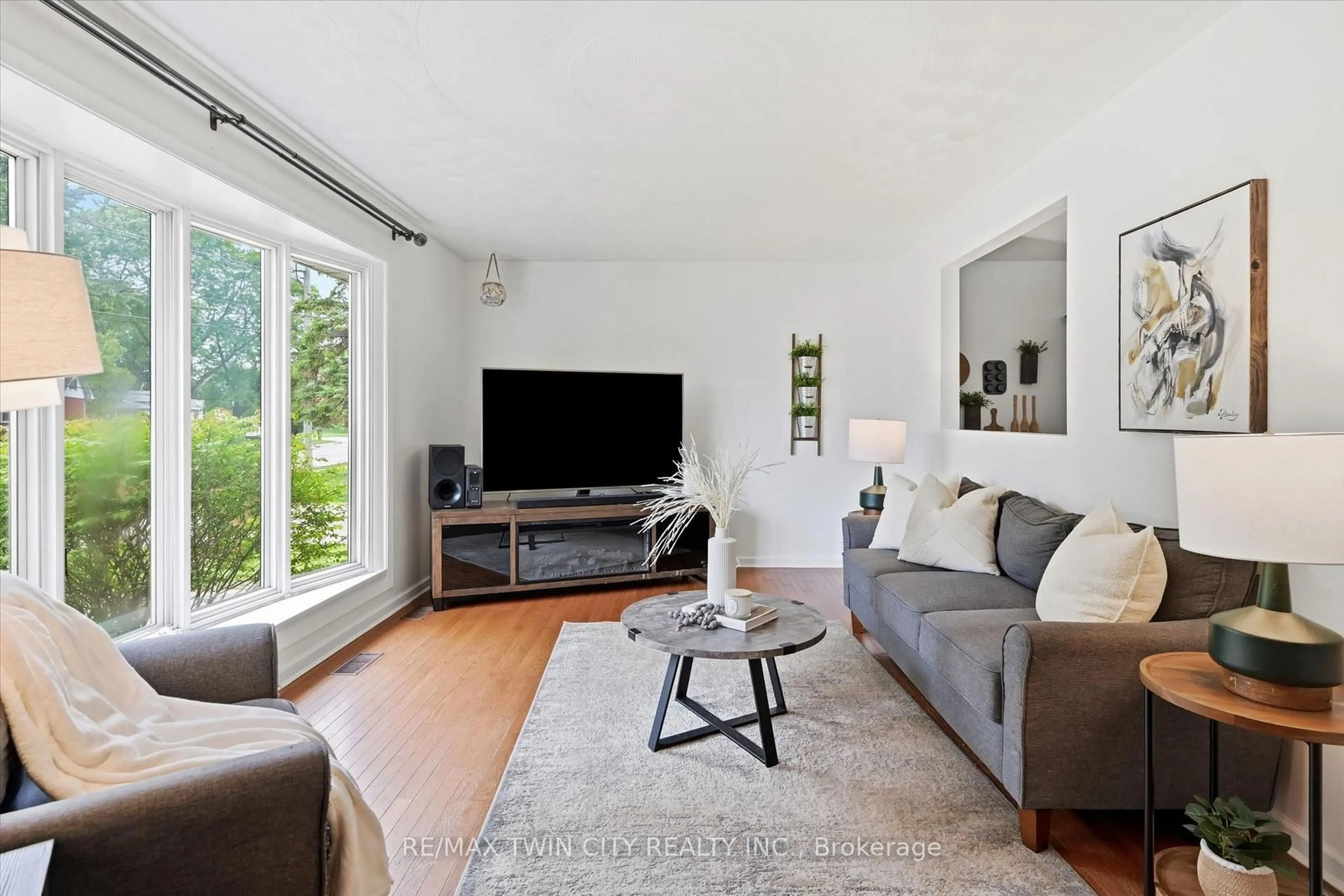 Living room with furniture, unknown for 24 1/2 Parkview Rd, Haldimand Ontario N0A 1H0