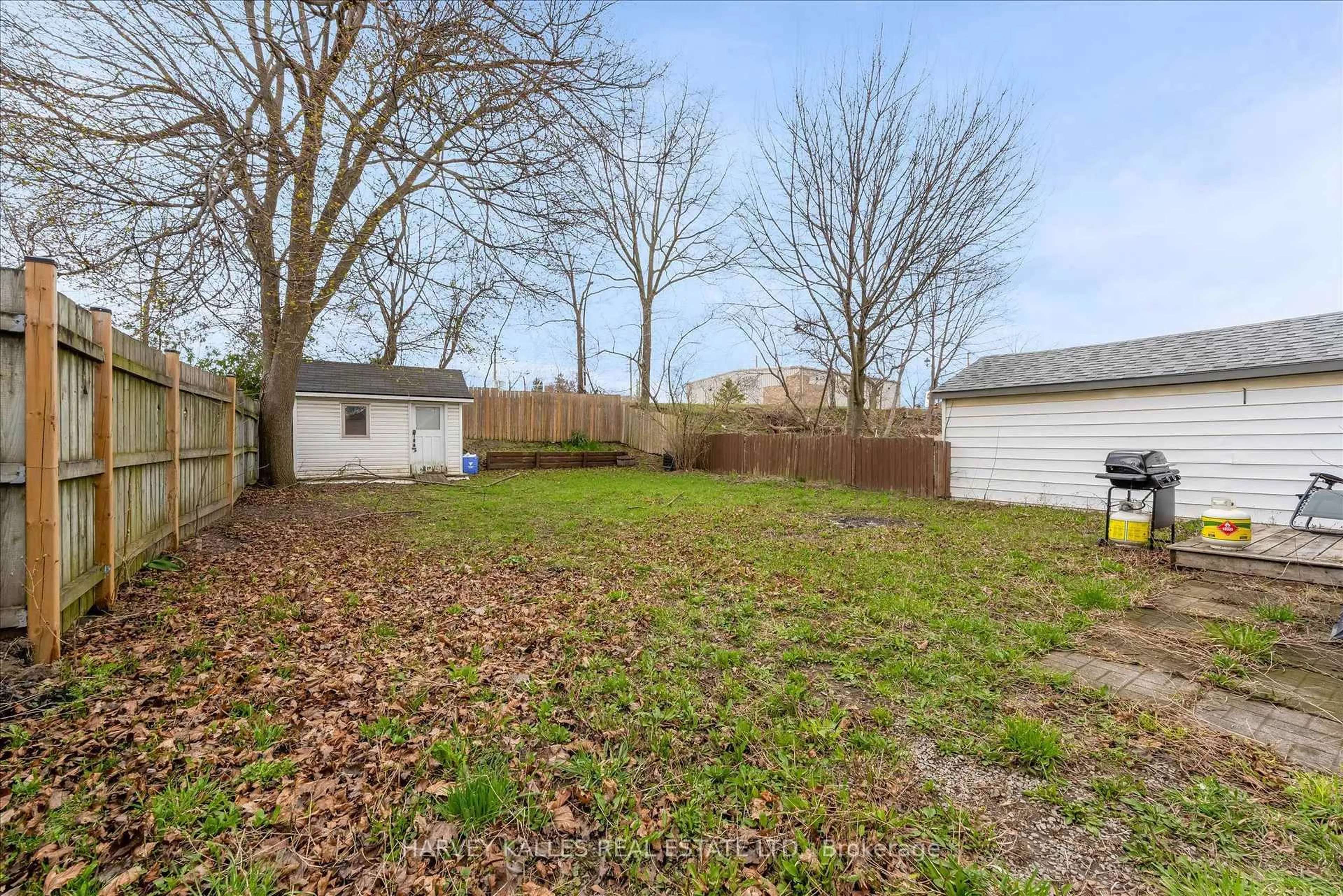 Unknown for 105 Ormond St, Thorold Ontario L2V 1Z3