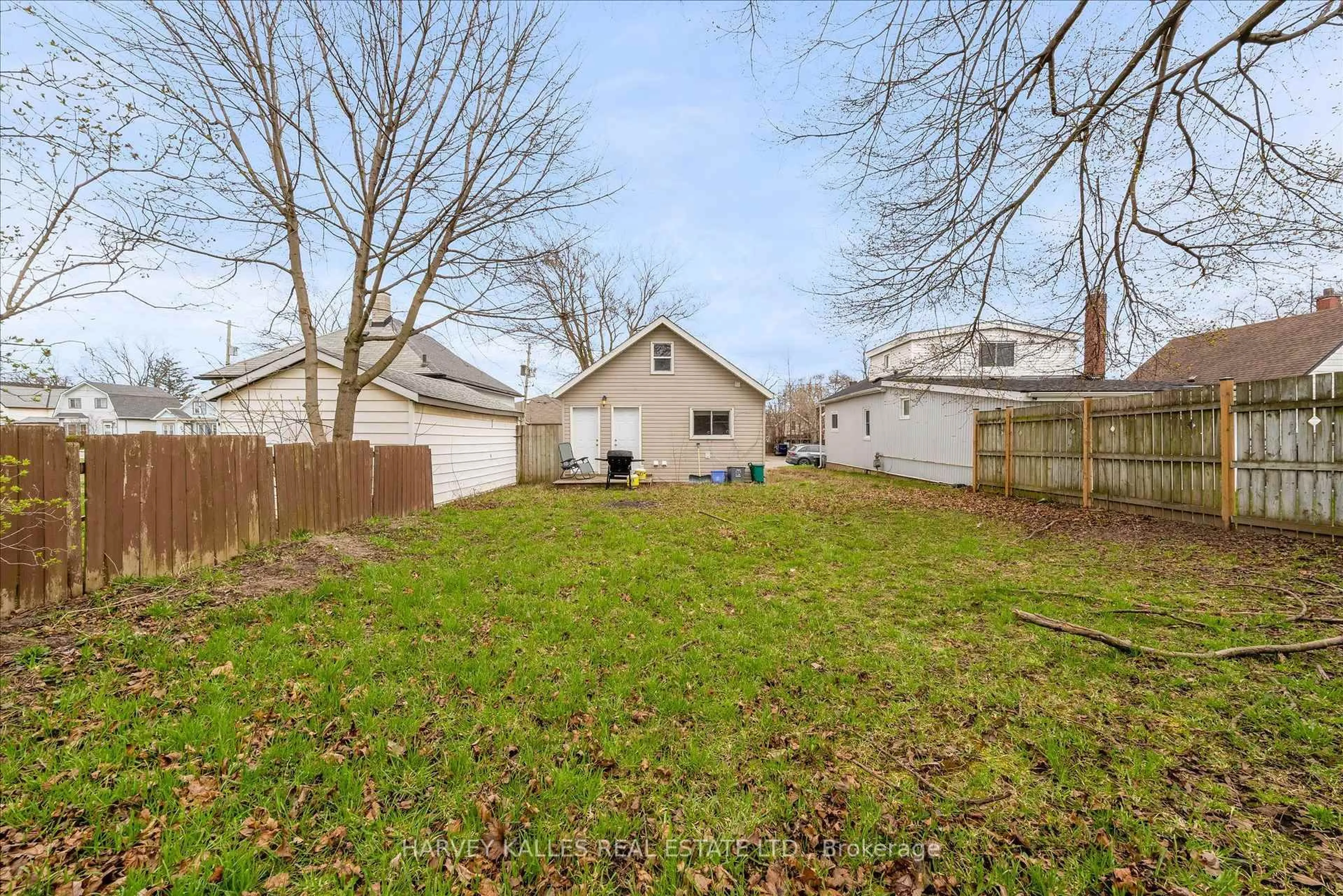 Unknown for 105 Ormond St, Thorold Ontario L2V 1Z3