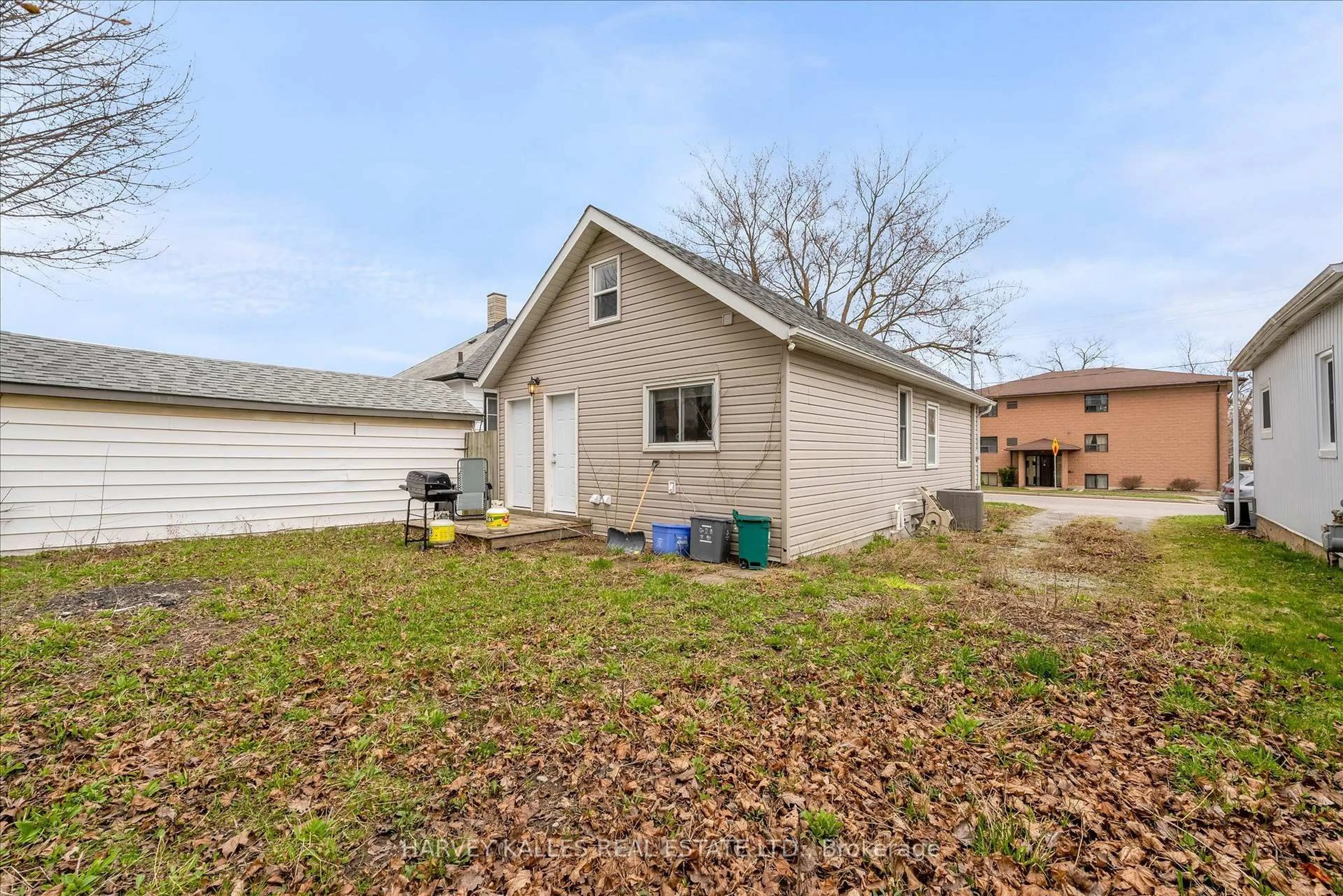 Unknown for 105 Ormond St, Thorold Ontario L2V 1Z3