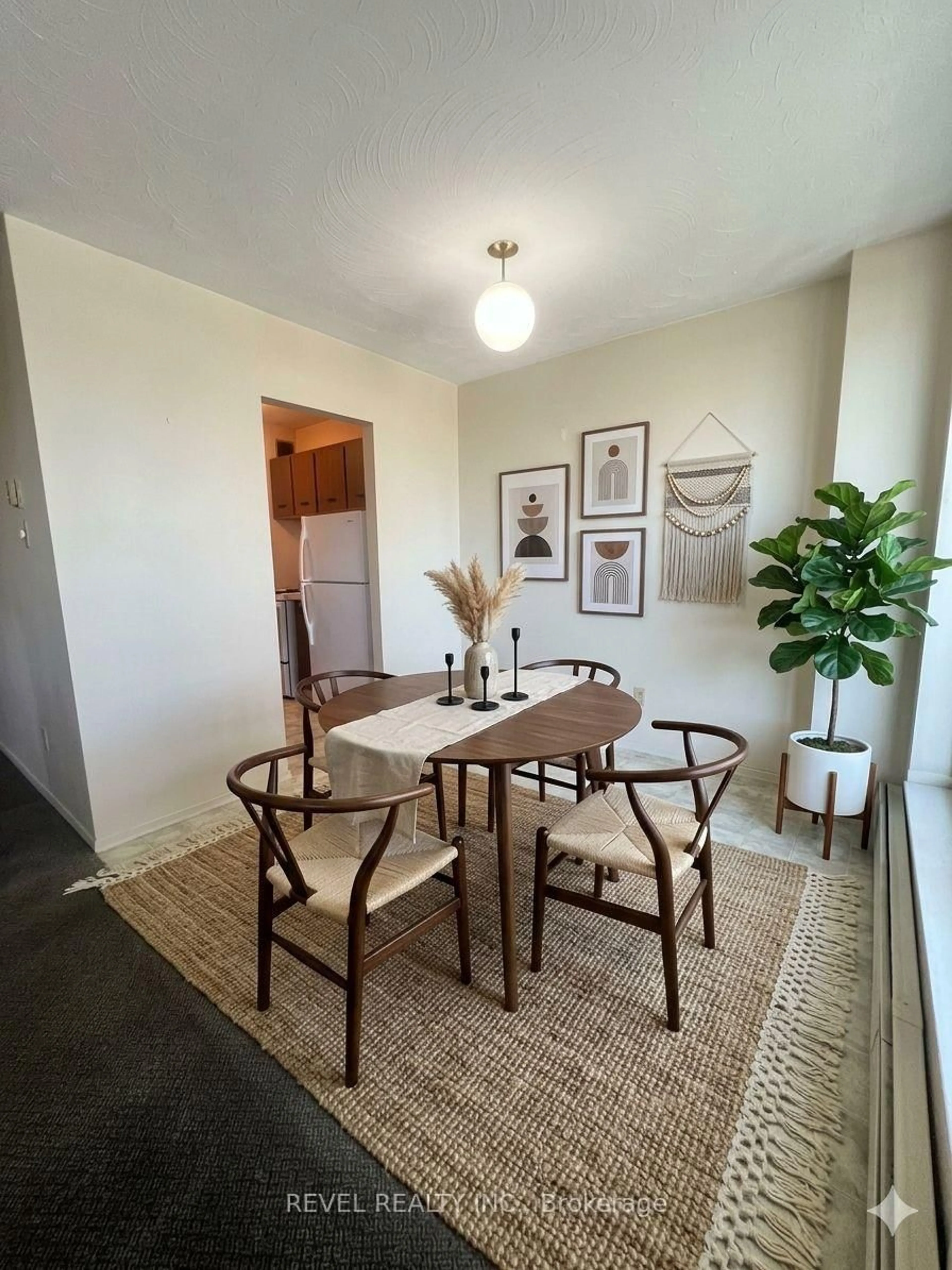 Dining room, carpet floor for 359 Geneva St #407, St. Catharines Ontario L2N 2G5