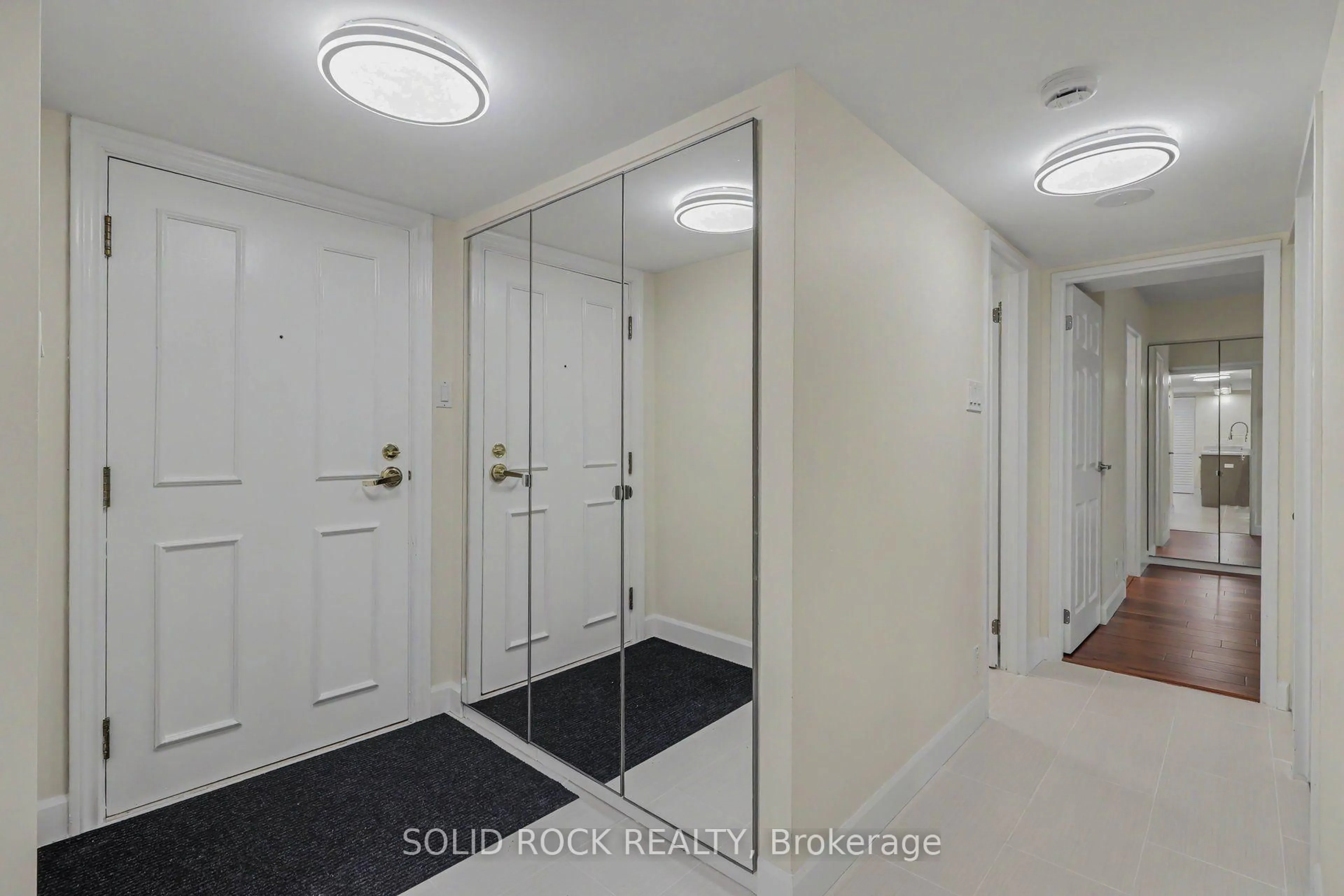 Unknown for 30 CHARLEVOIX St #303, Ottawa Ontario K1L 8K5