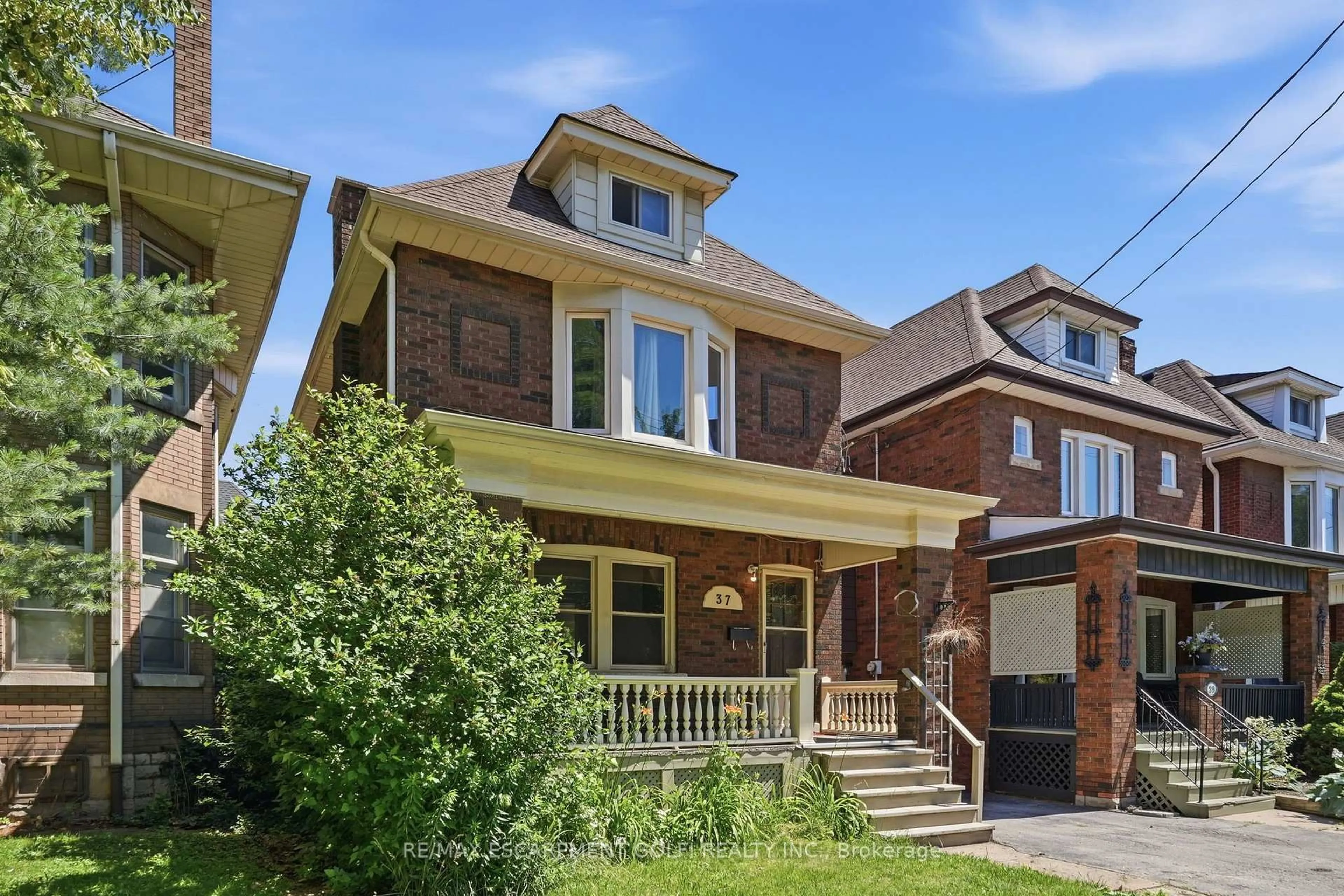 Home with brick exterior material, street for 37 Maplewood Ave, Hamilton Ontario L8M 1W6