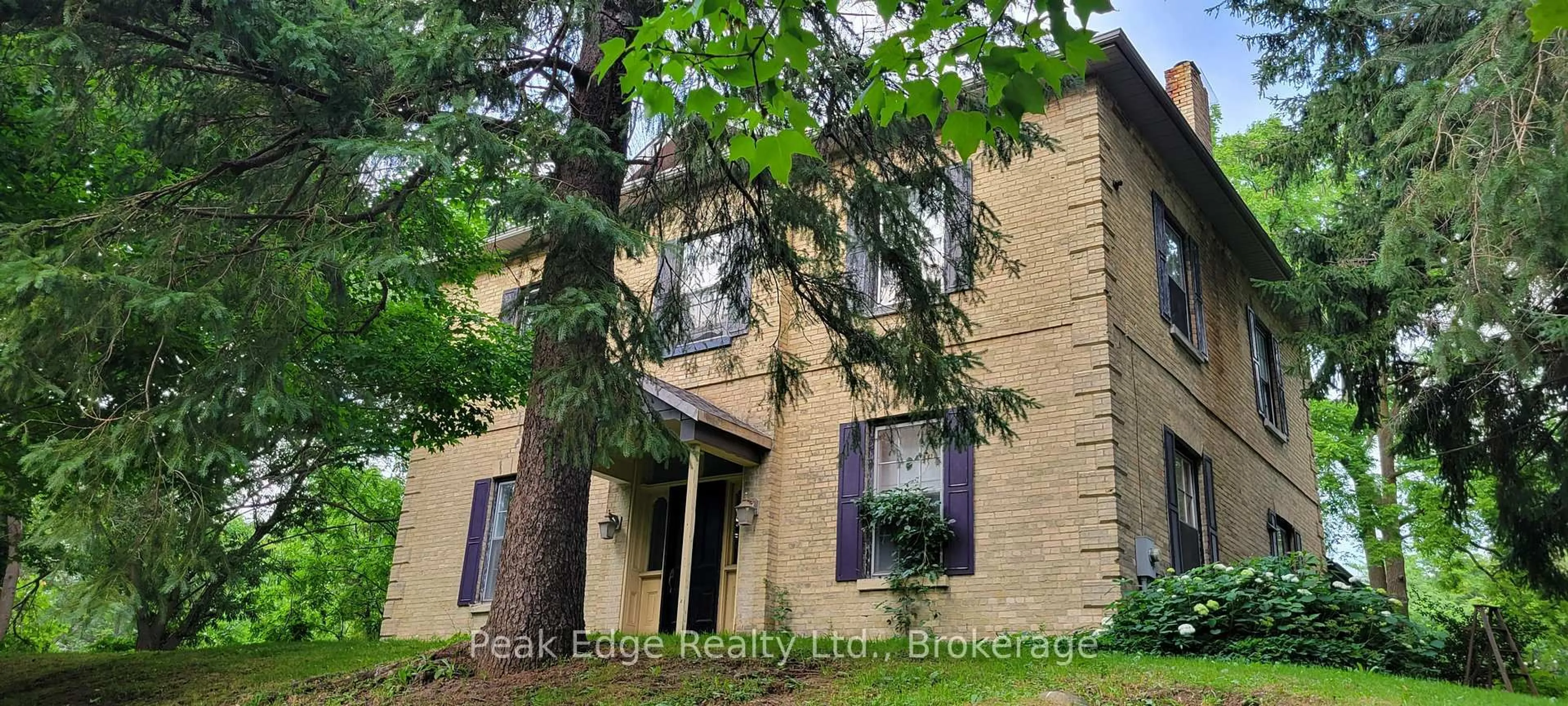 Home with brick exterior material, building for 4 George St, Brockton Ontario N0G 2V0