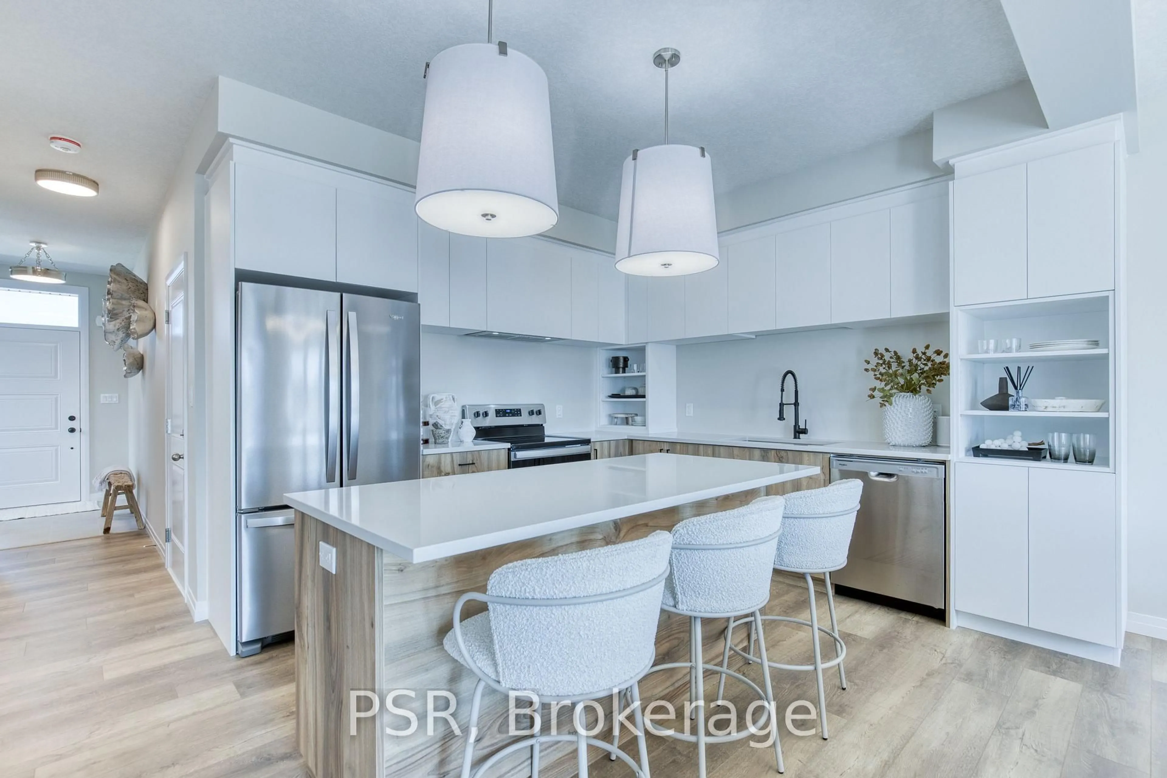 Contemporary kitchen, unknown for 93 Rivergreen Cres, Cambridge Ontario N1S 0G1