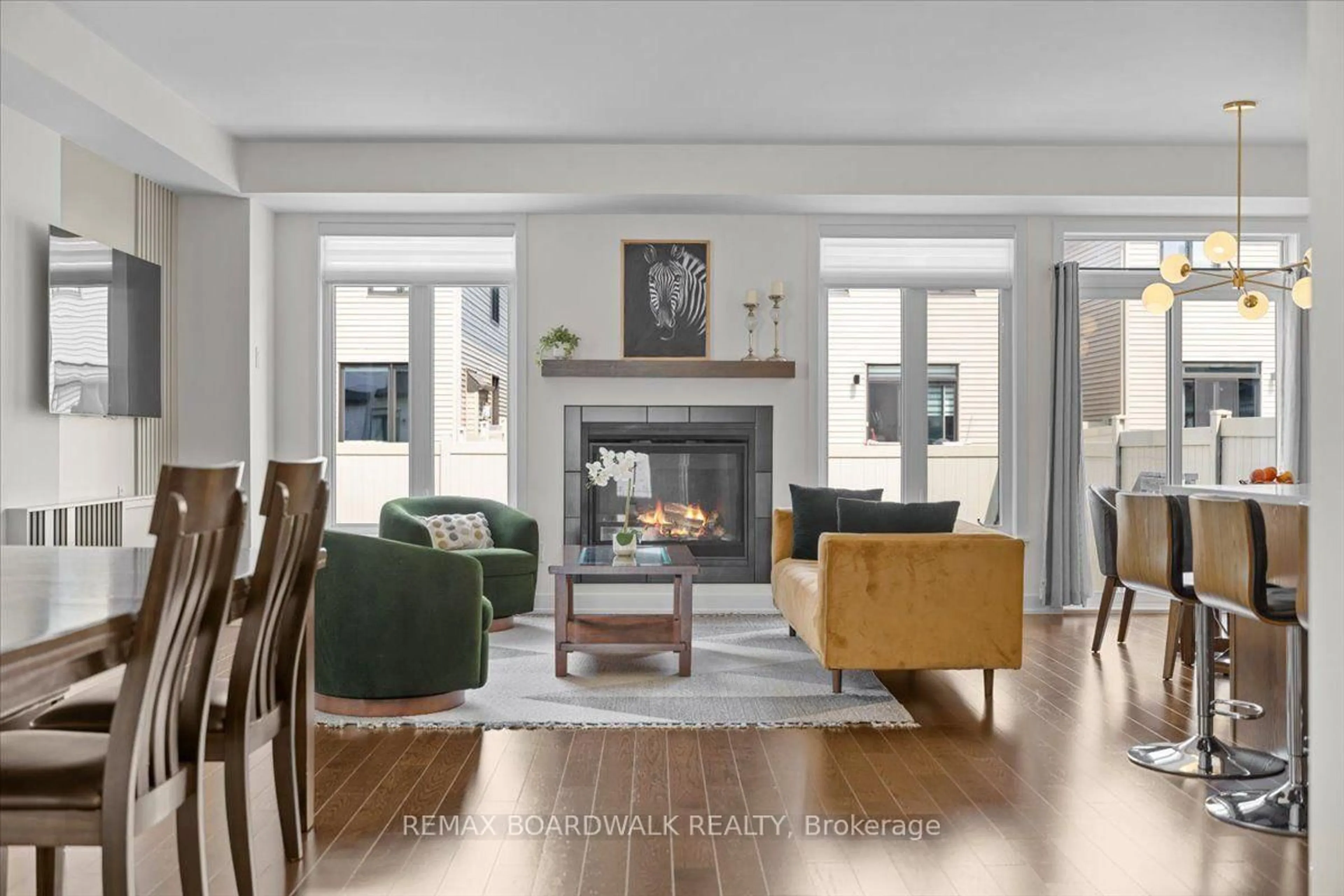 Living room with furniture, unknown for 1027 Hydrangea Ave, Manotick Ontario K4M 0L4