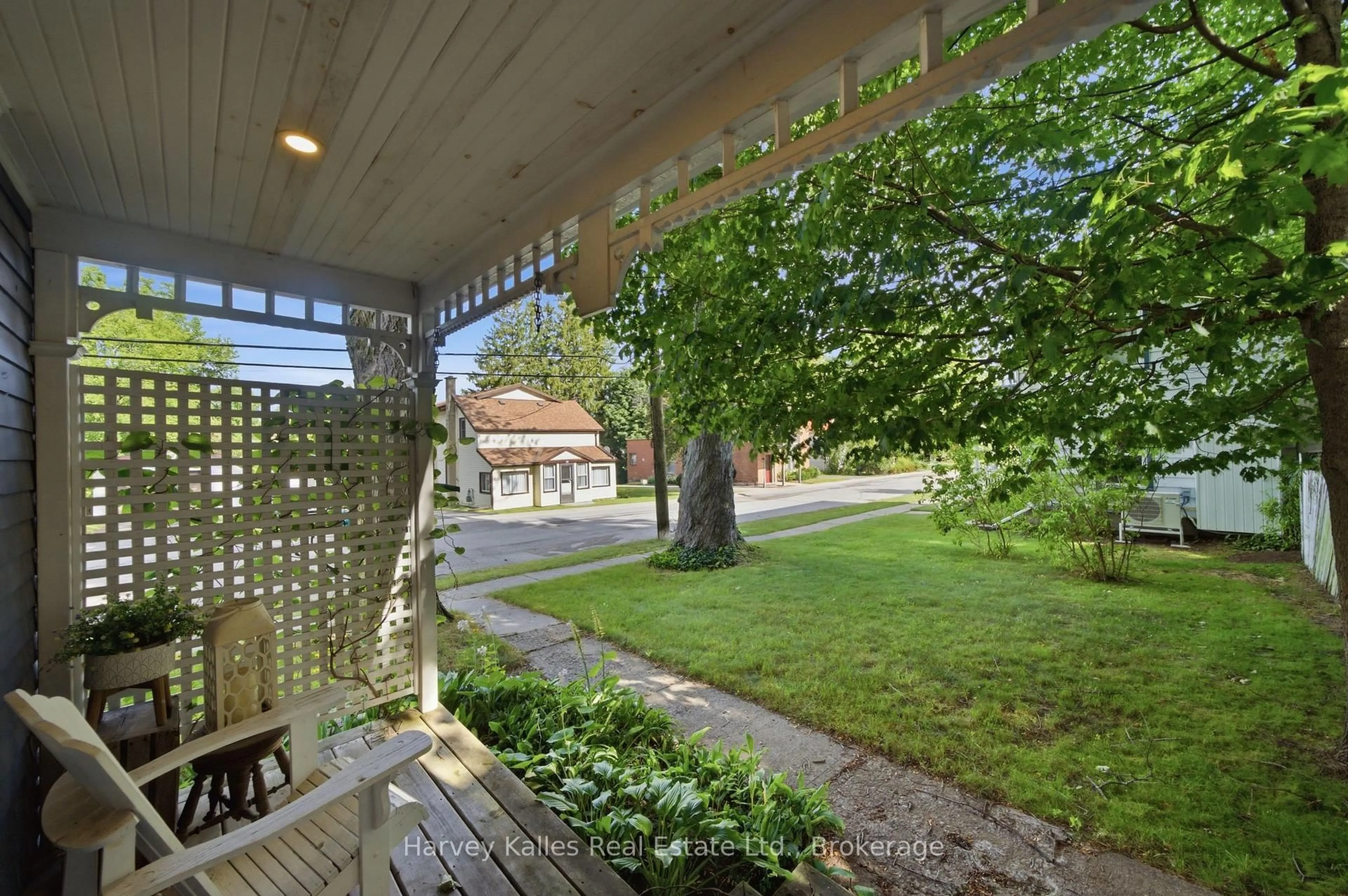 Patio, street for 27 Ontario St, Prince Edward County Ontario K0K 2T0