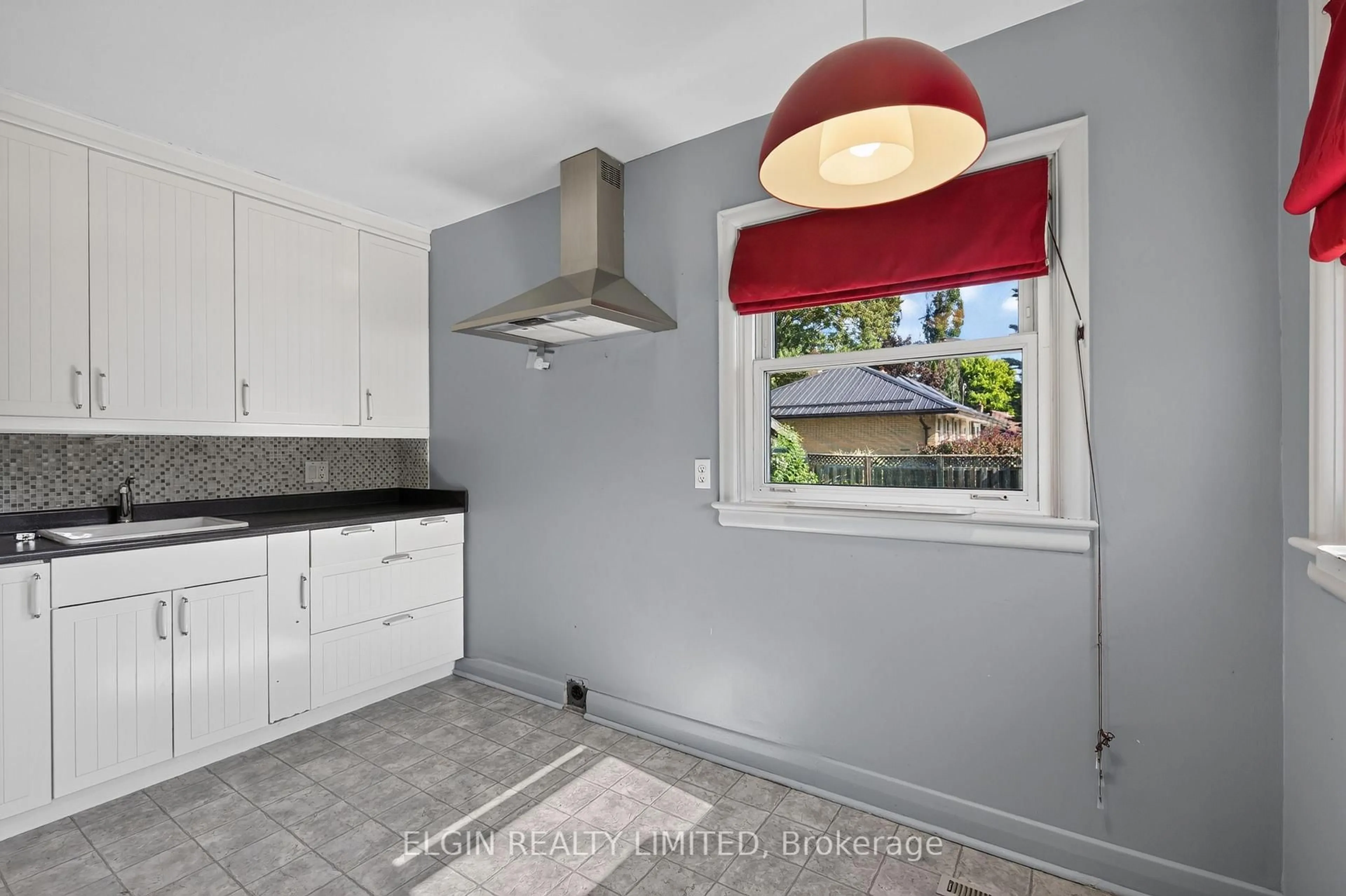 Standard kitchen, unknown for 90 Dunkirk Dr, St. Thomas Ontario N5R 1S3