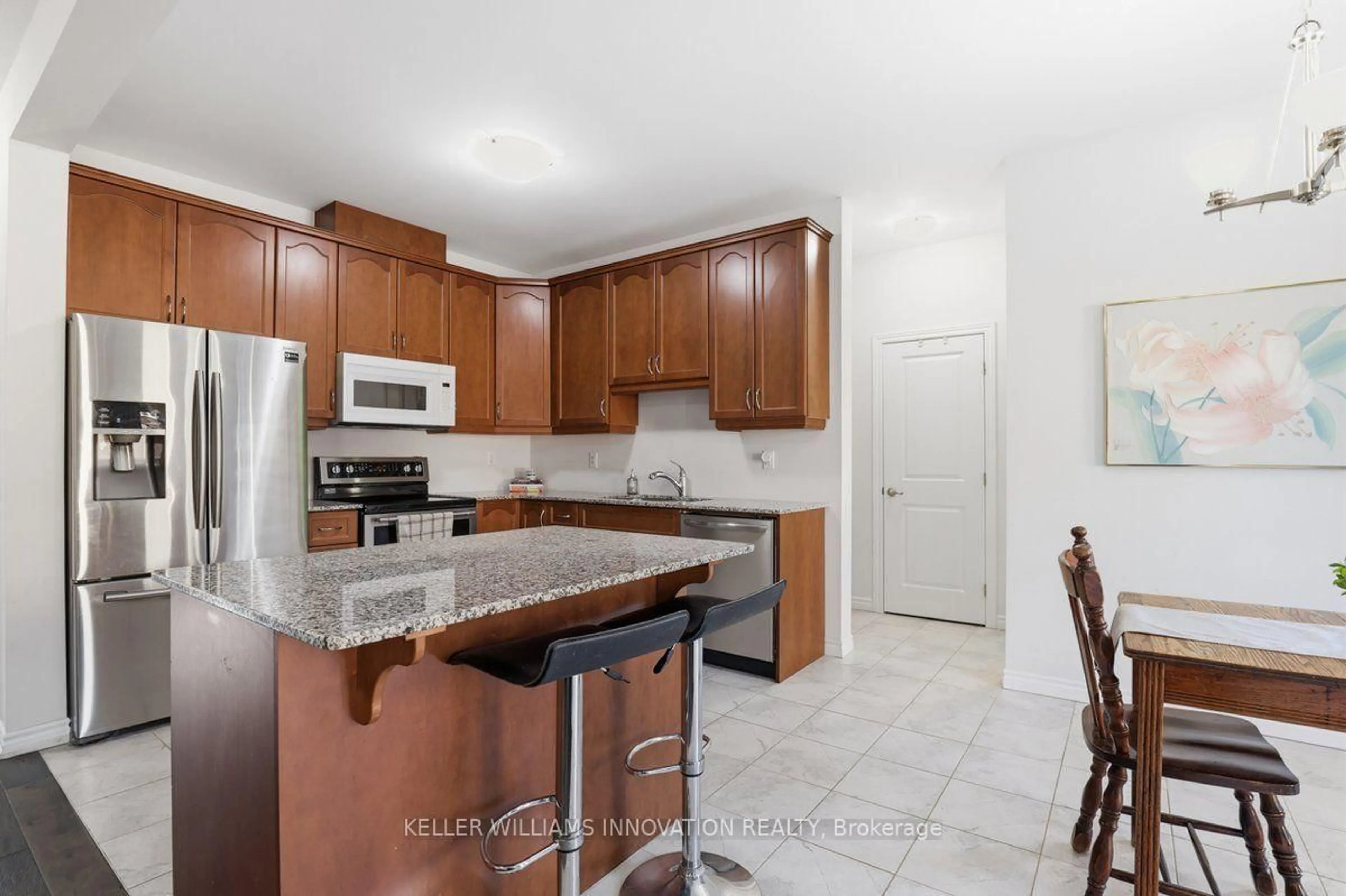 Standard kitchen, ceramic/tile floor for 18 Vic Chambers Pl, Brant Ontario N3L 0E6