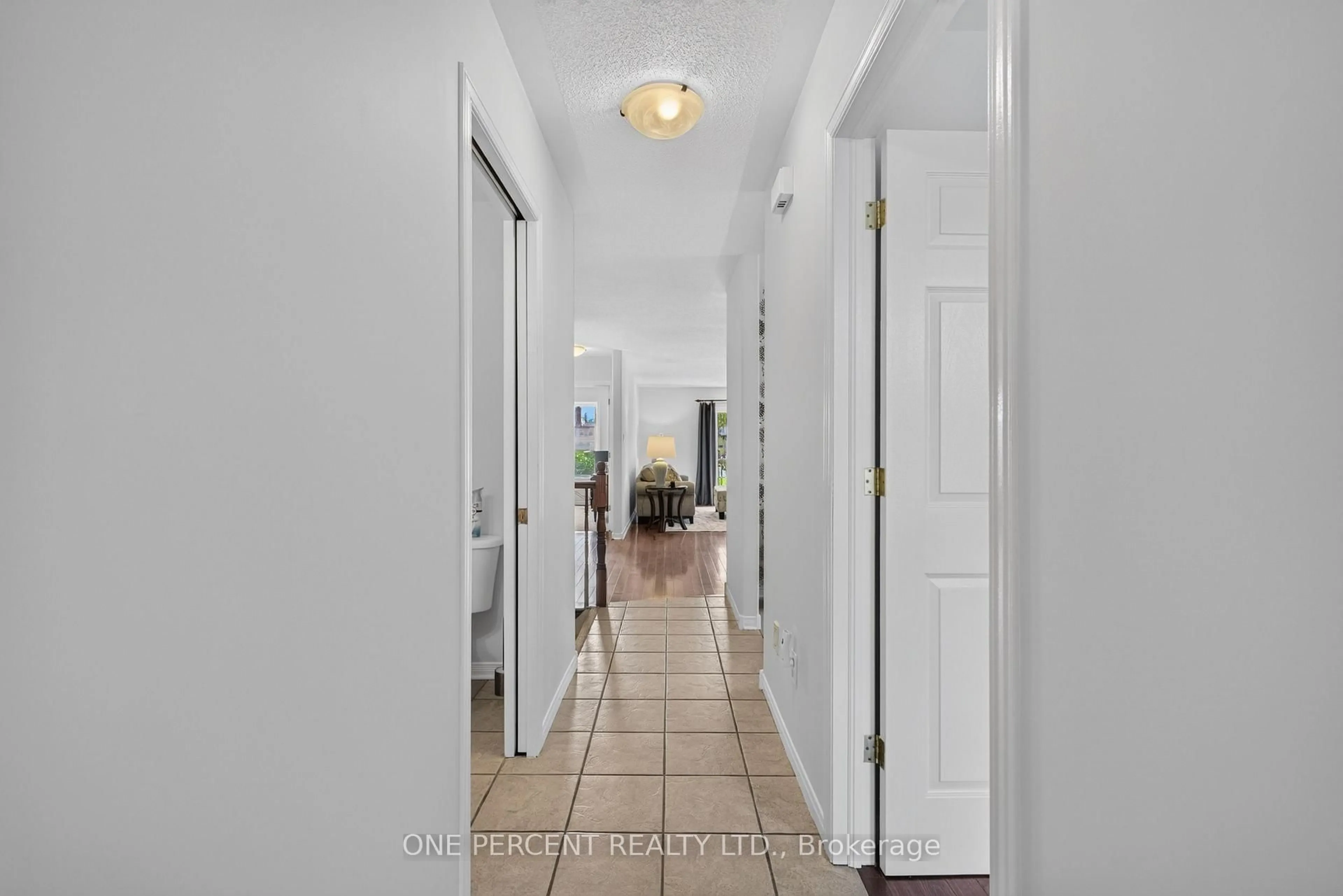 Indoor entryway for 18 Dr Gordon Cres, North Grenville Ontario K0G 1J0