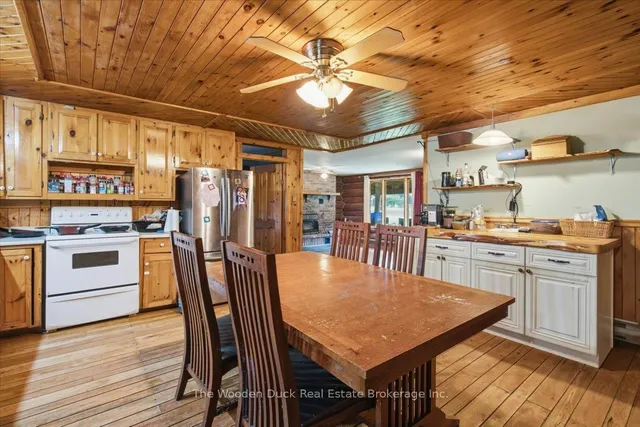 11536 62 Highway, Madoc 4