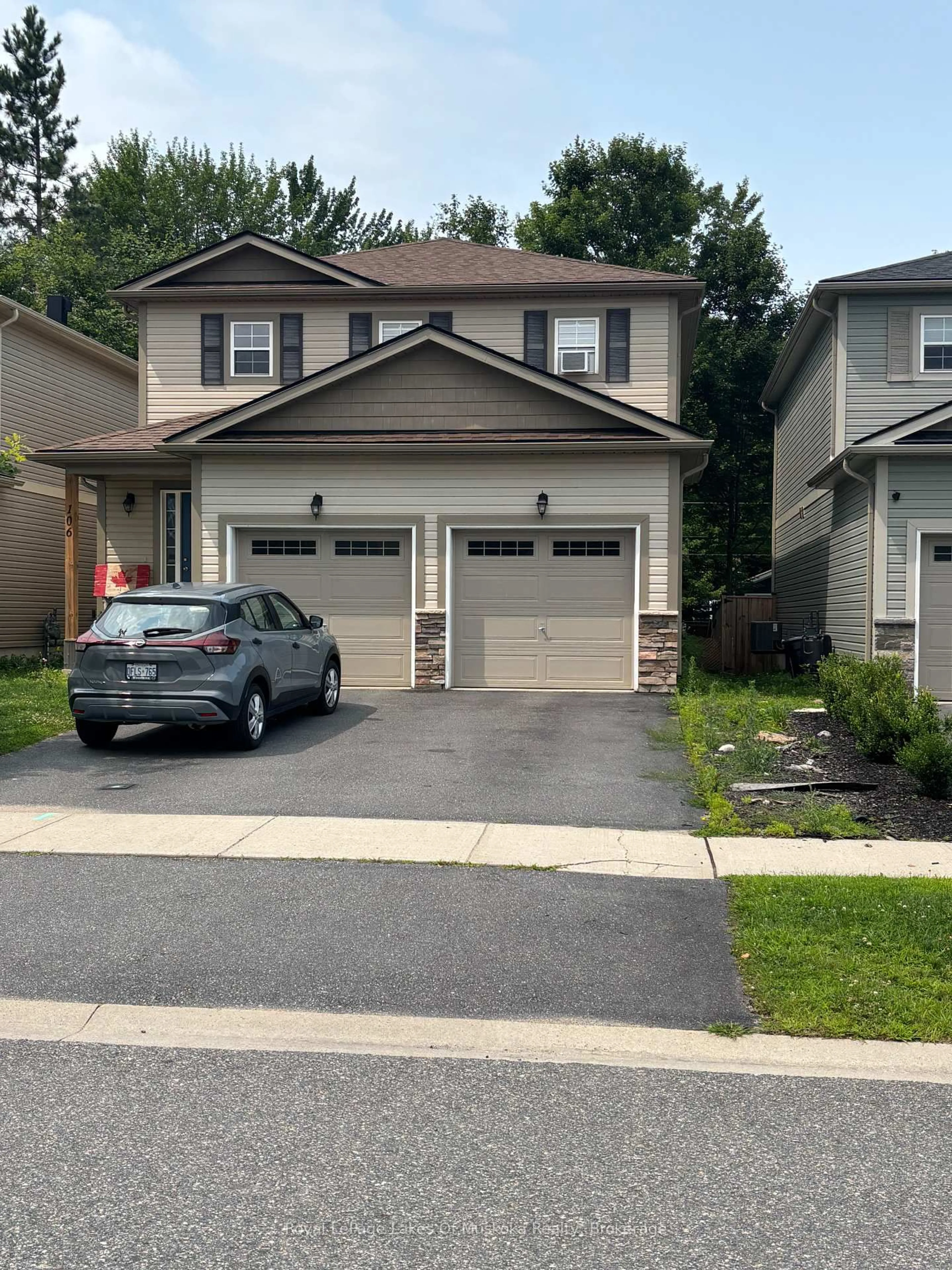 A pic from outside/outdoor area/front of a property/back of a property/a pic from drone, street for 106 Fieldstream Chse, Bracebridge Ontario P1L 0A7