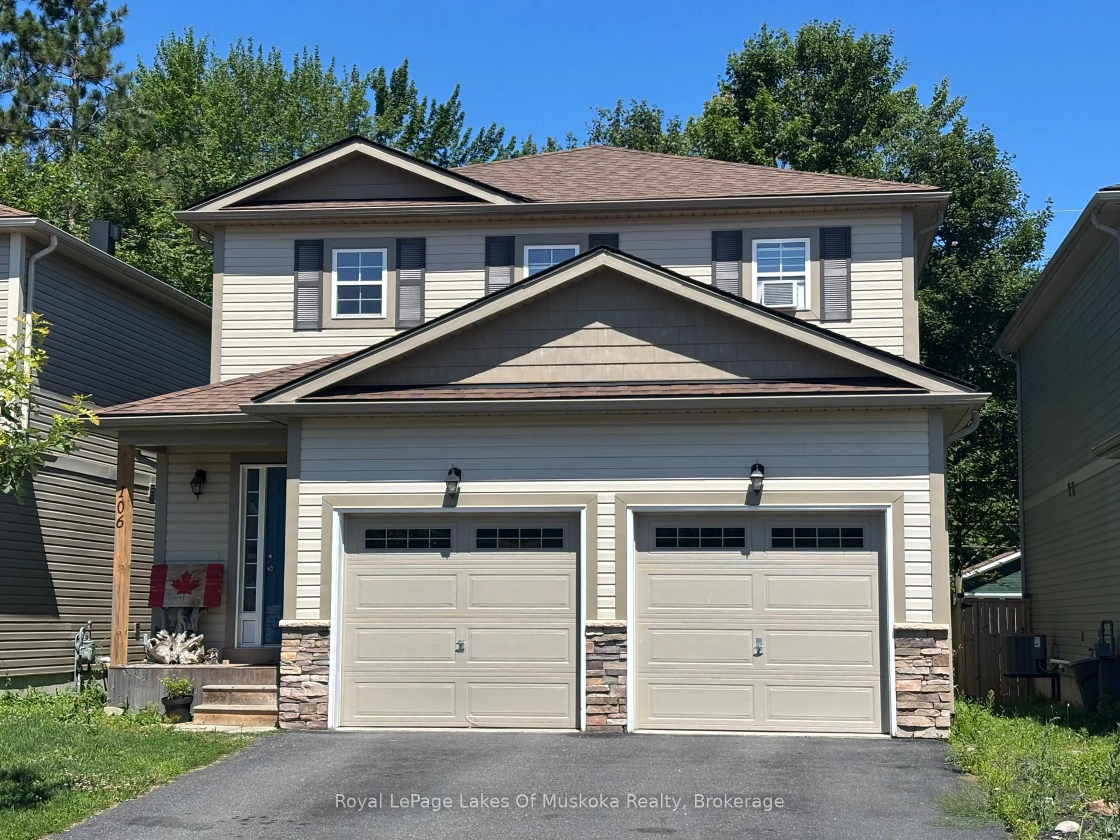 Home with vinyl exterior material, street for 106 Fieldstream Chse, Bracebridge Ontario P1L 0A7