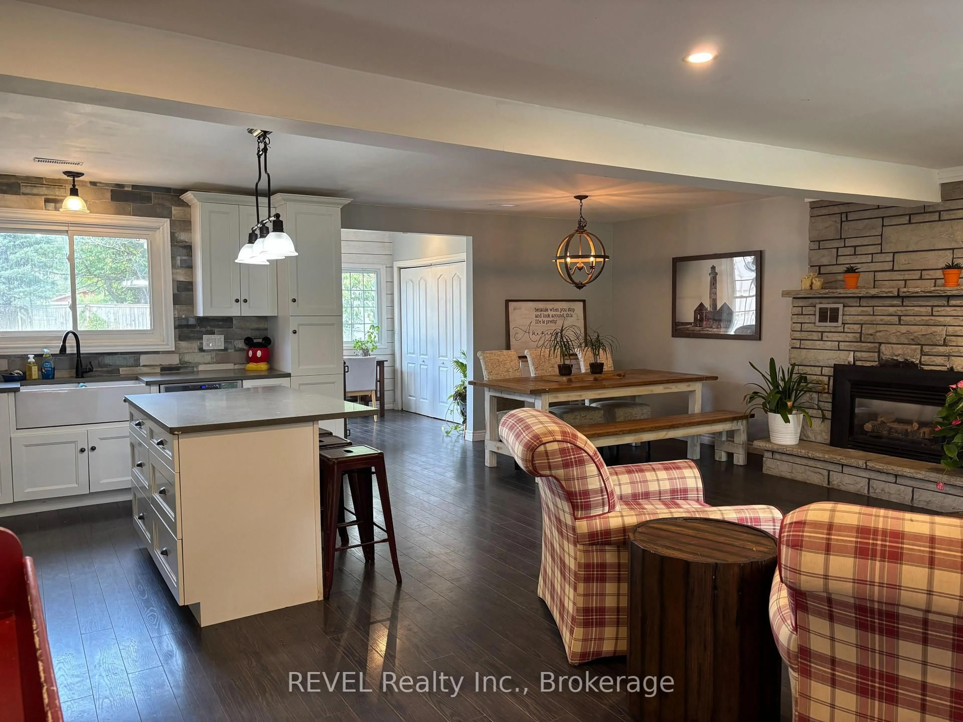 Open concept kitchen, unknown for 2906 June Rd, Port Colborne Ontario L3K 5V3