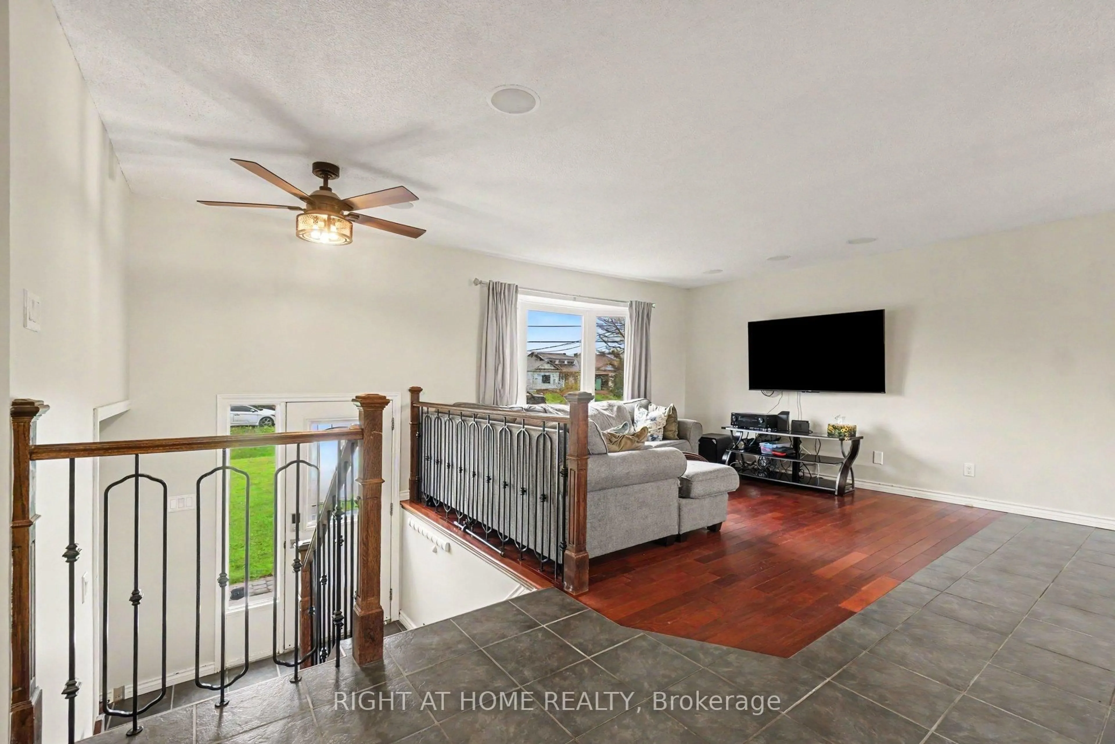Living room with furniture, unknown for 3320 Gendron Rd, Clarence-Rockland Ontario K0A 2A0