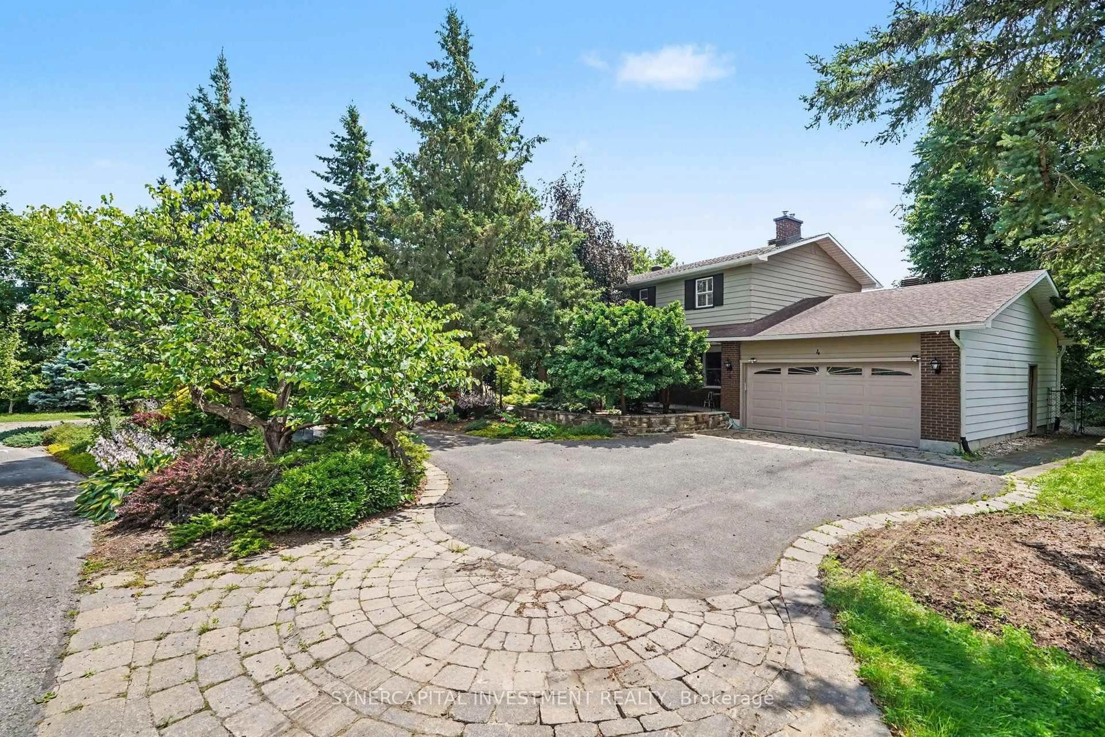 A pic from outside/outdoor area/front of a property/back of a property/a pic from drone, street for 4 Doris Ave, Ottawa Ontario K1T 3W8