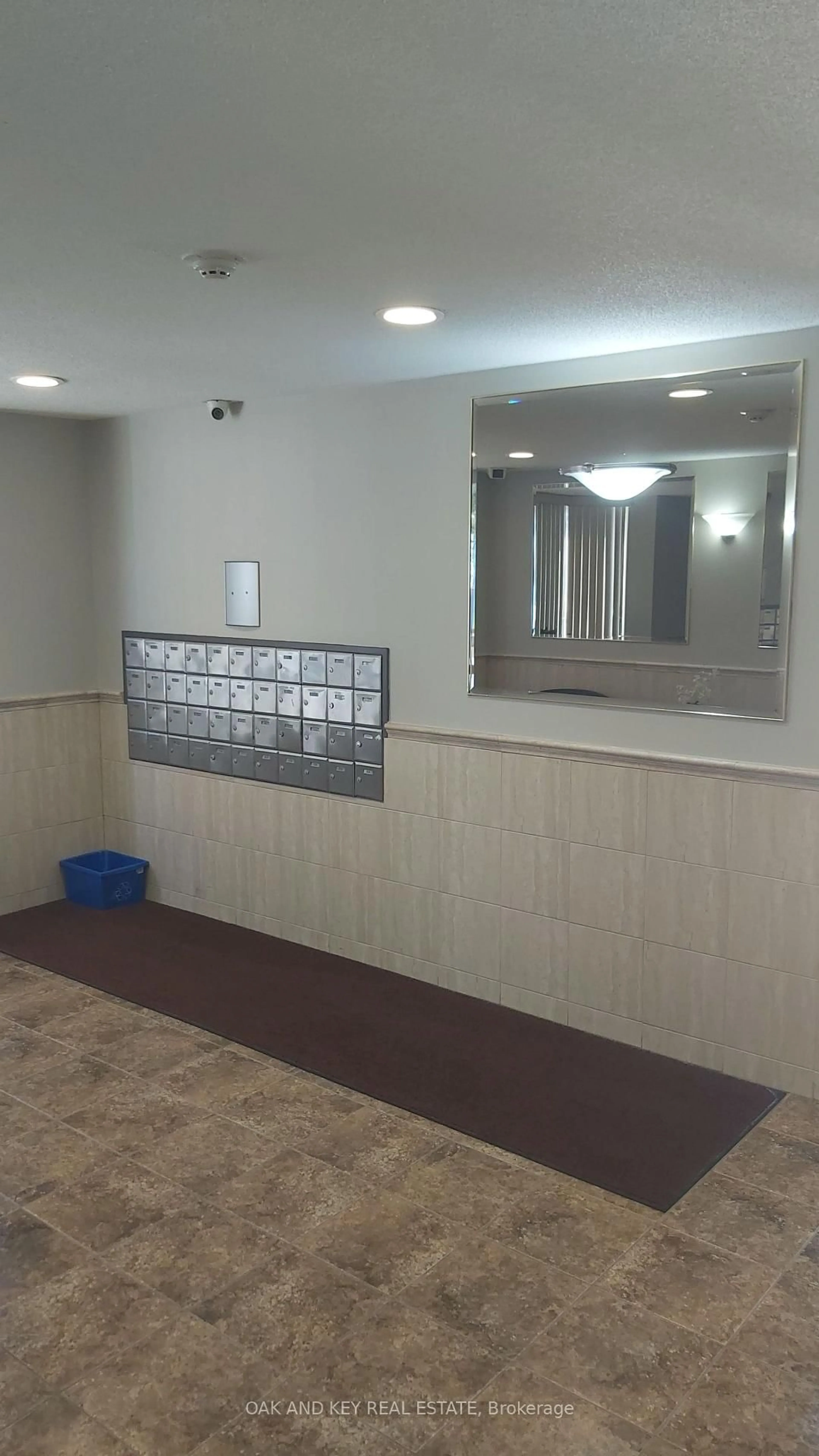 Indoor foyer for 75 Huxley St #703, London South Ontario N6J 4W7