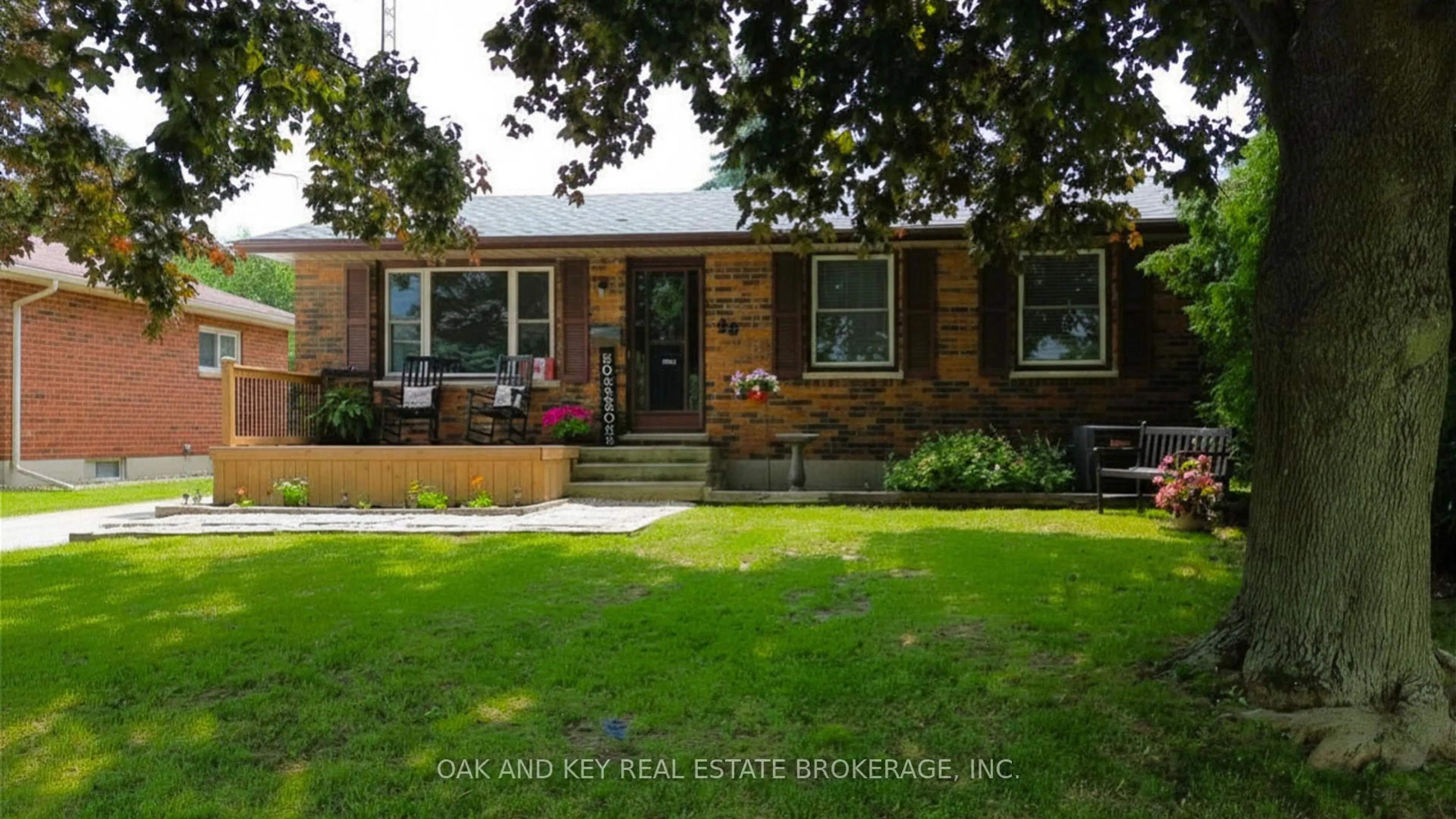 Home with brick exterior material, street for 26 Sinclair Ave, St. Thomas Ontario N5R 3A8