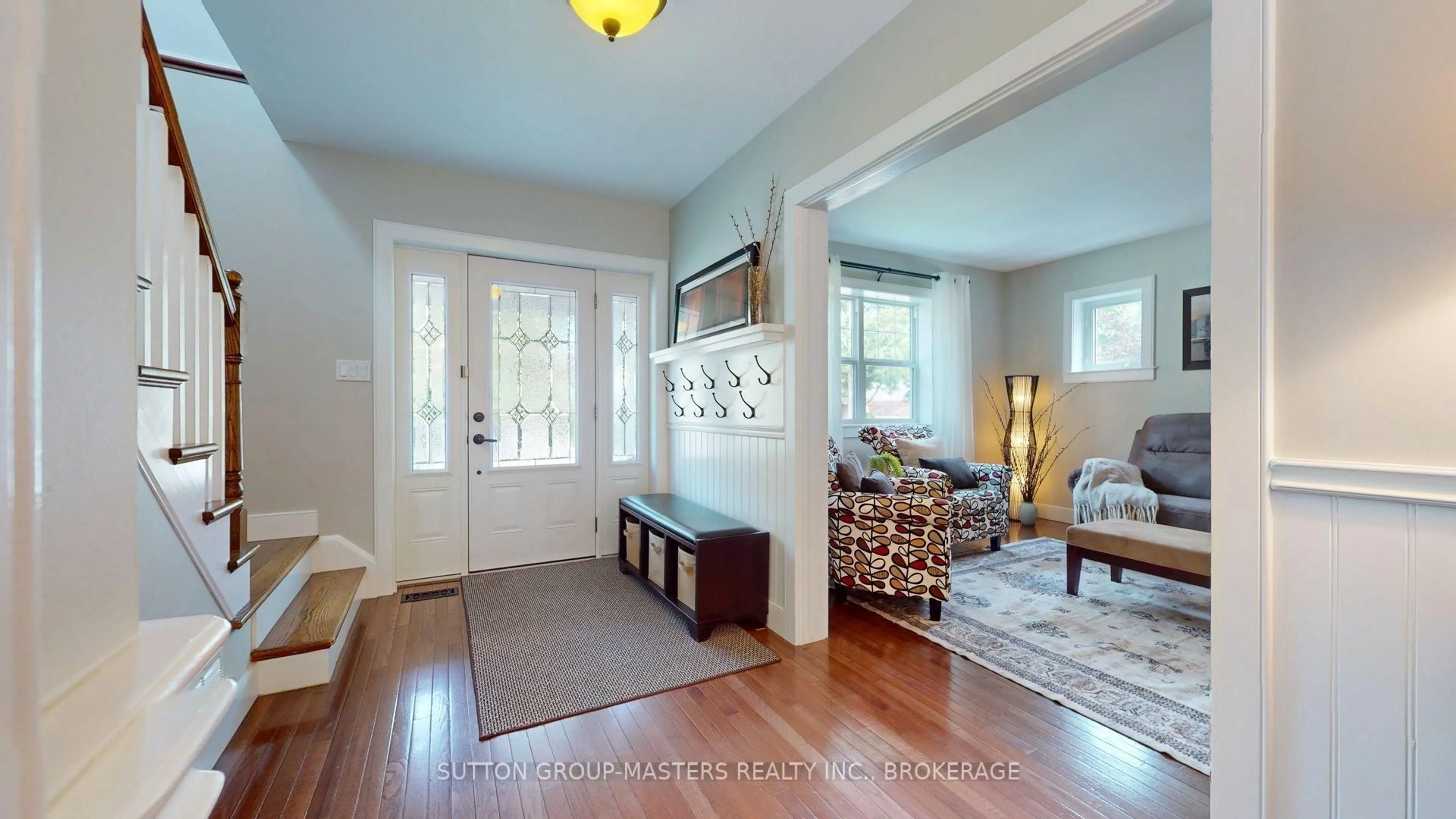 Indoor entryway for 160 Napier St, Kingston Ontario K7L 4G5