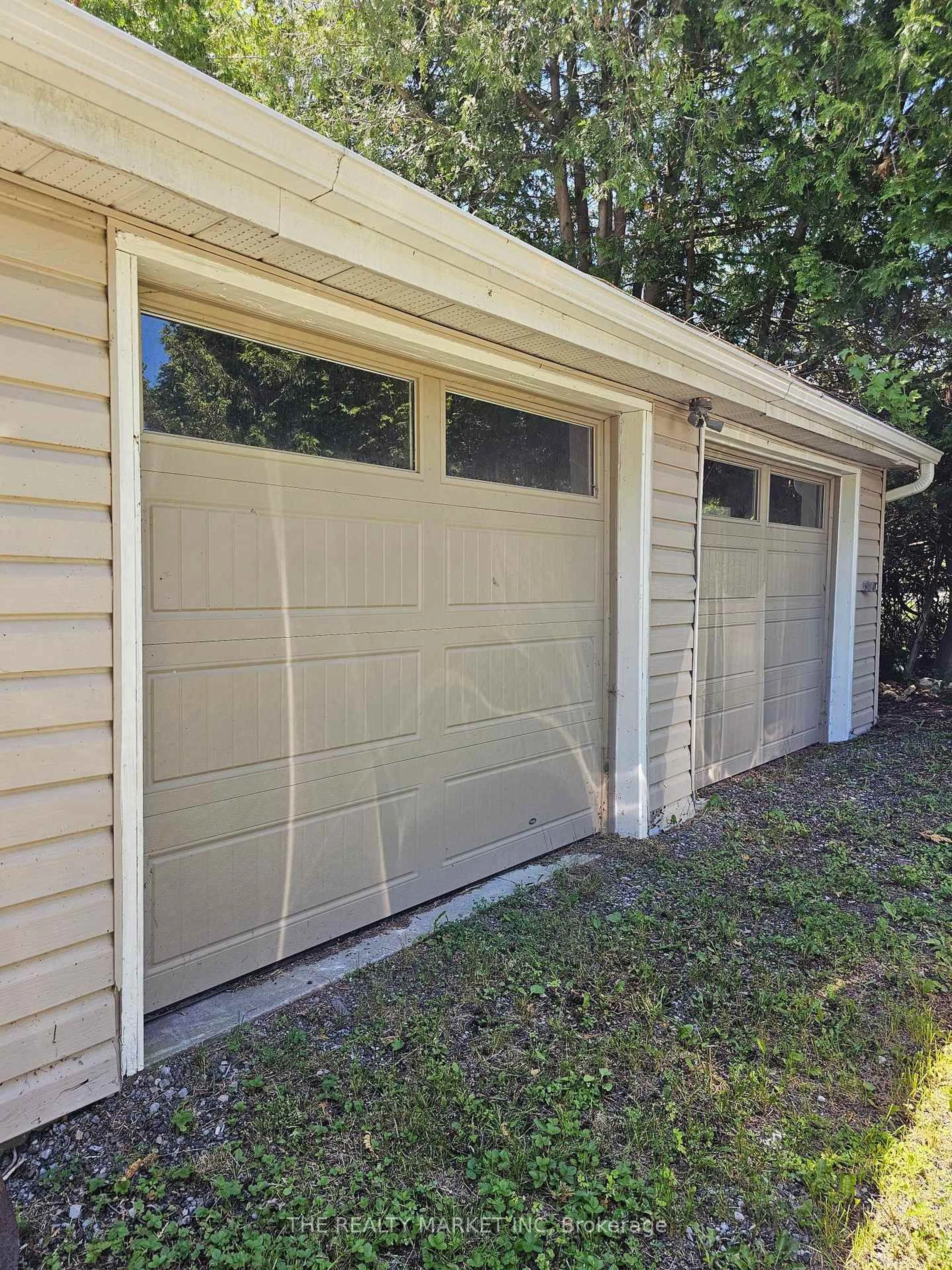 Indoor garage for 30 Beach Rd, Kawartha Lakes Ontario K0M 2C0