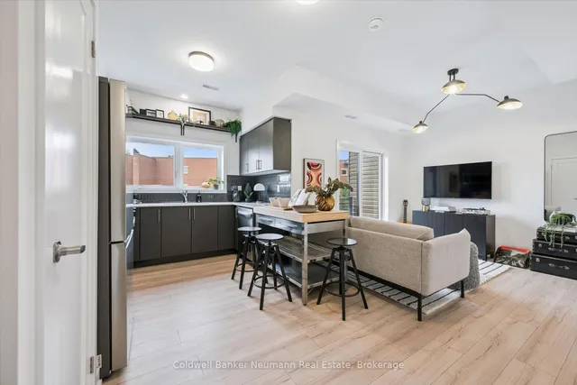 940 St David St #96, Centre Wellington 3