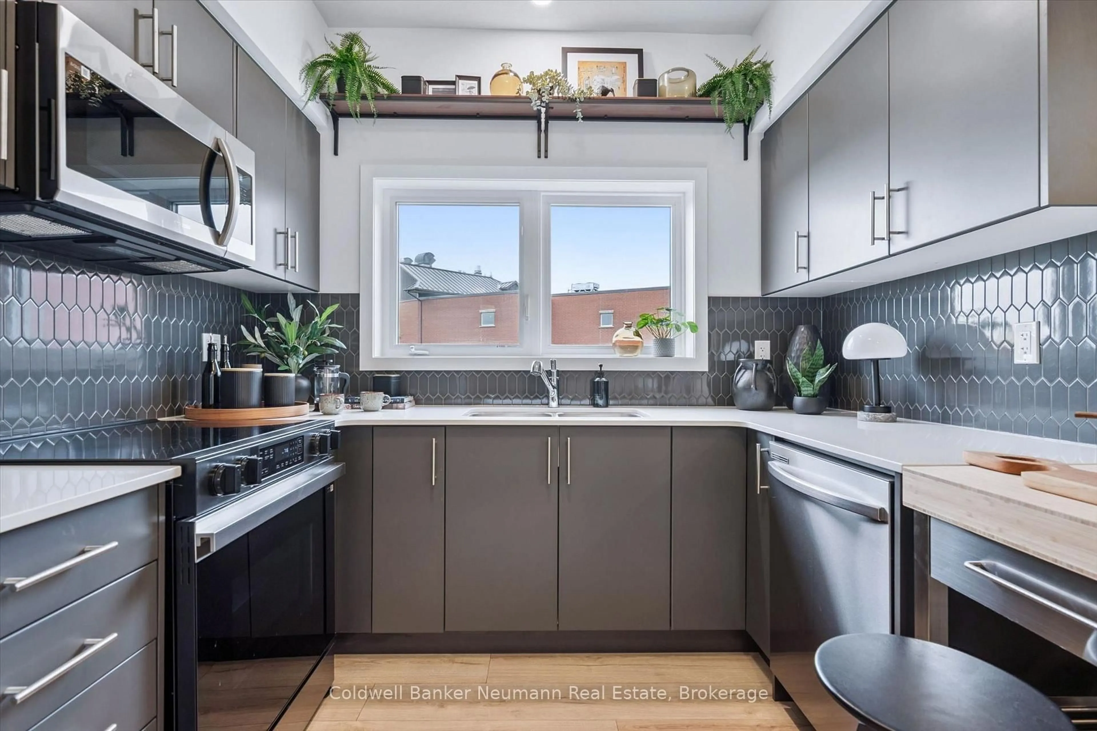 Contemporary kitchen, unknown for 940 St David St #96, Centre Wellington Ontario N1M 0L7