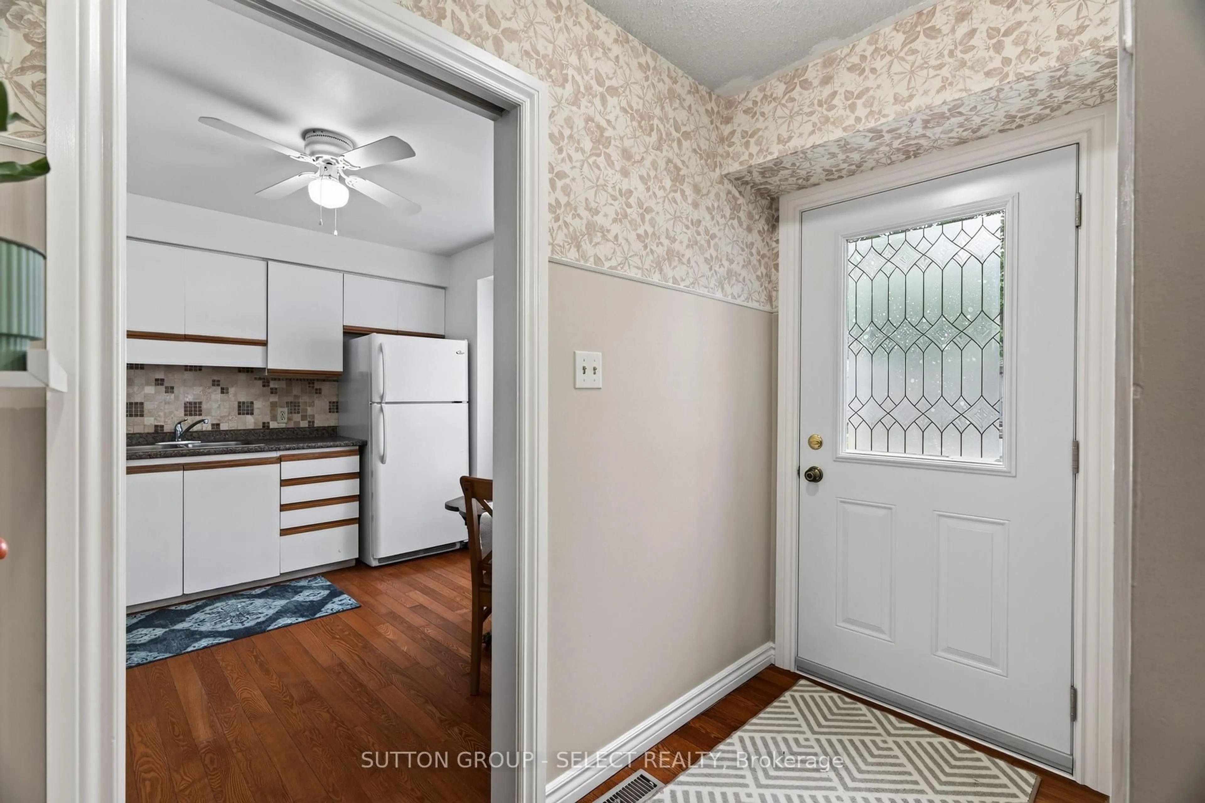 Indoor entryway for 75 Ansondale Rd #24, London South Ontario N6C 5W3