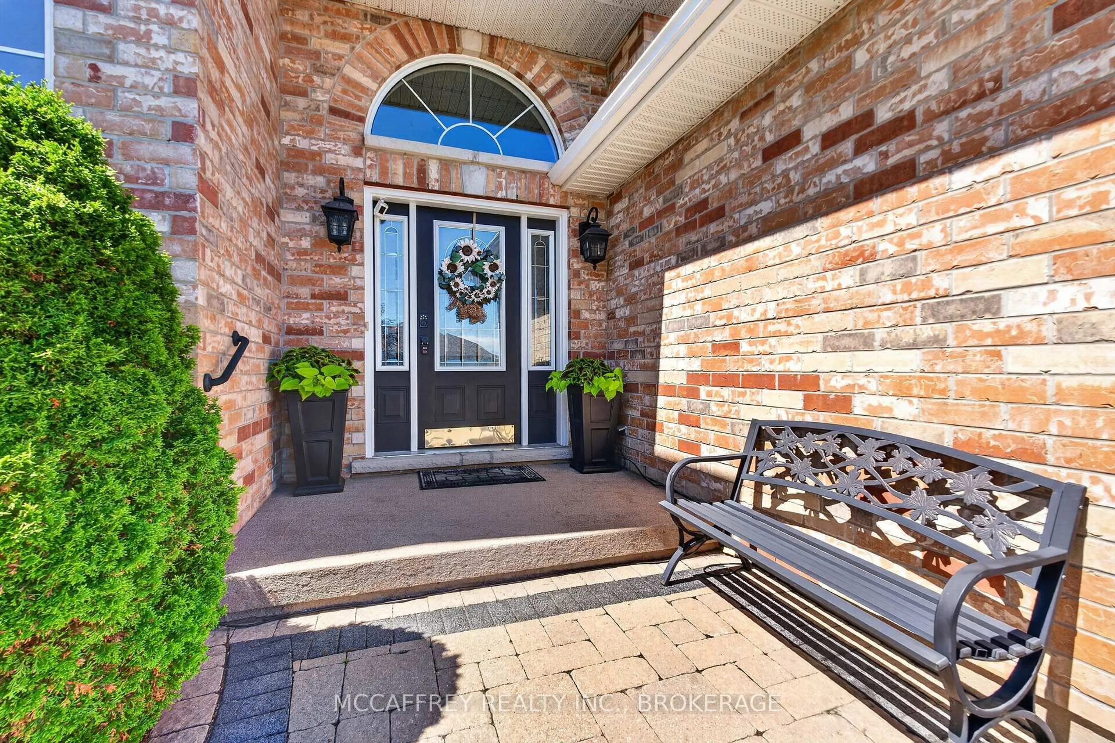 Indoor entryway for 9 Hartwood Cres, Greater Napanee Ontario K7R 3L1