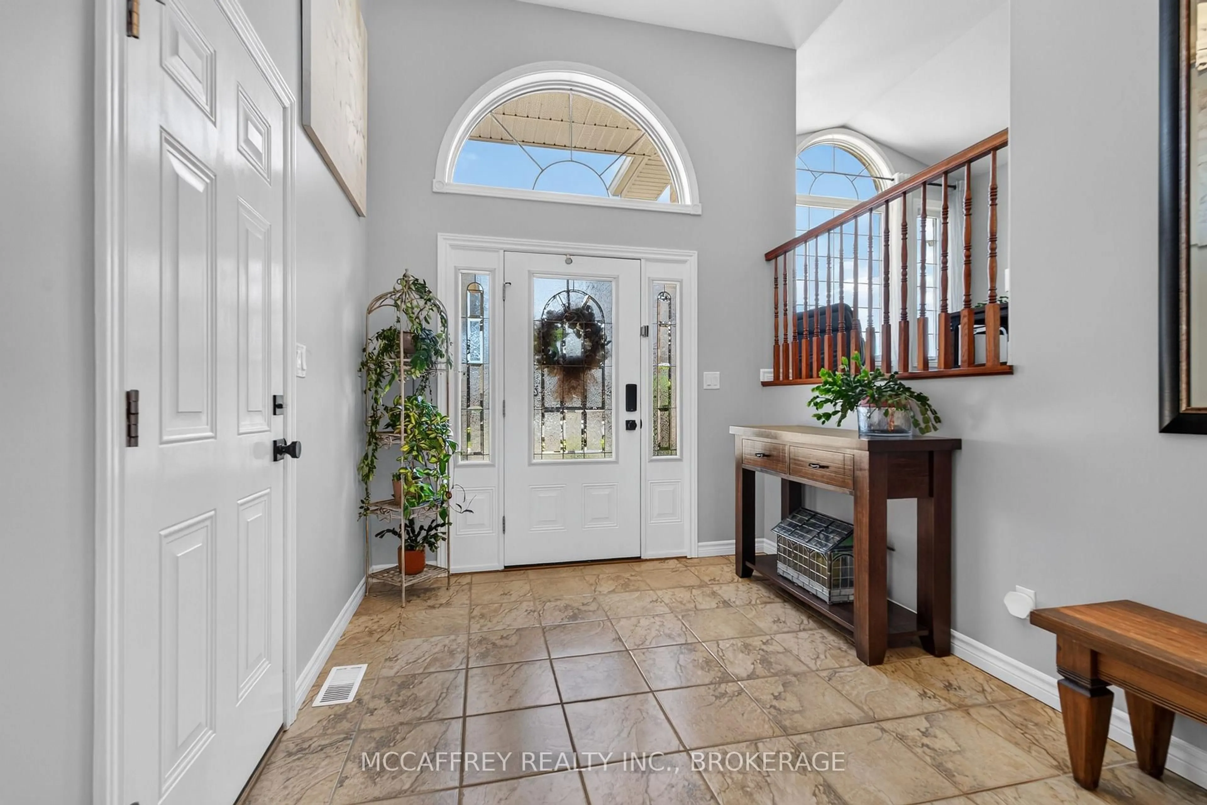 Indoor entryway for 9 Hartwood Cres, Greater Napanee Ontario K7R 3L1
