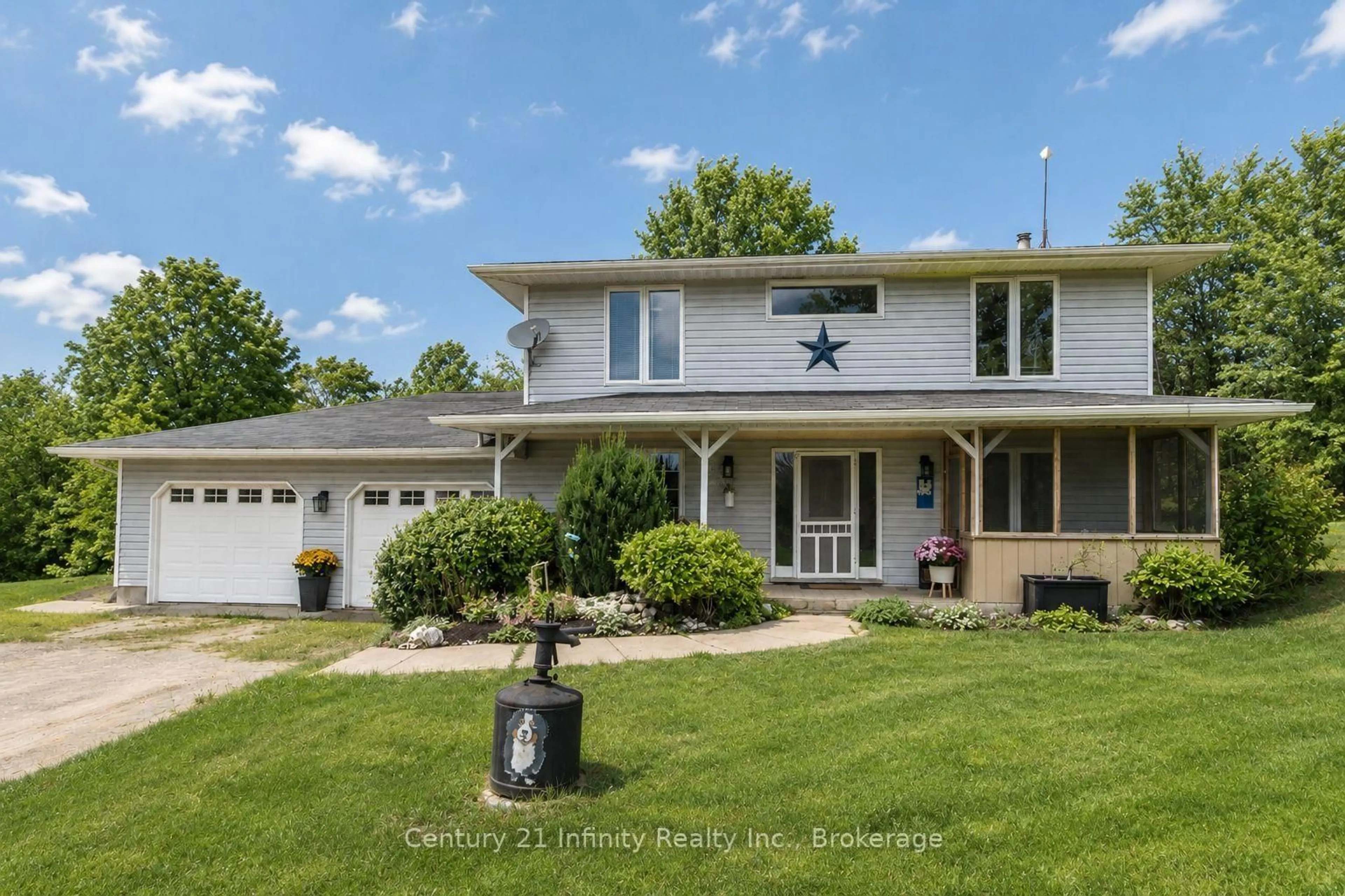 Home with vinyl exterior material, street for 460 Pigden Rd, Madoc Ontario K0K 2K0