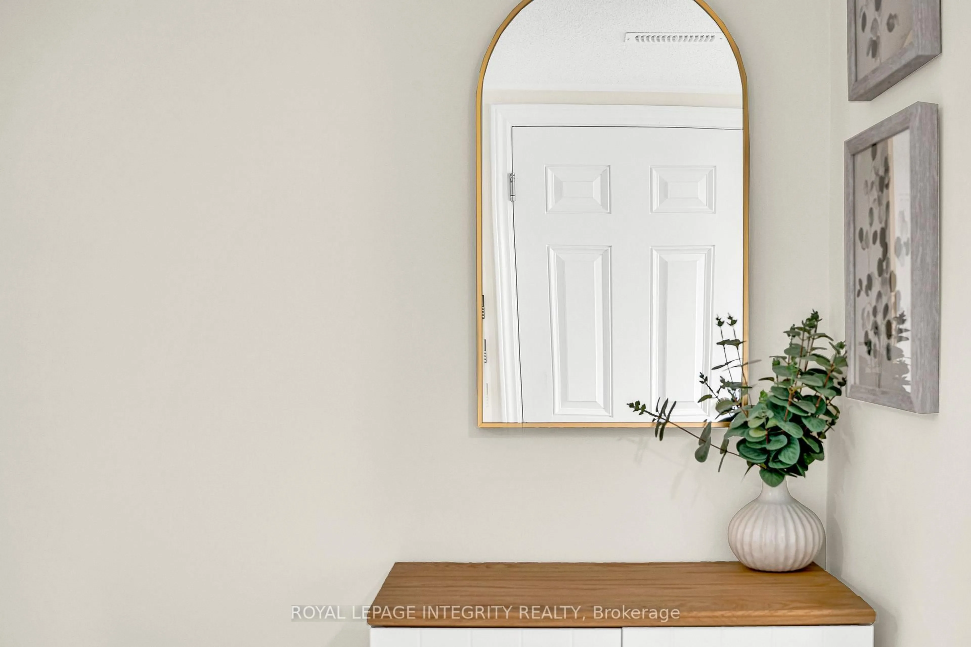 Indoor entryway for 338 Pumpkinseed Cres, Ottawa Ontario K2J 6K1