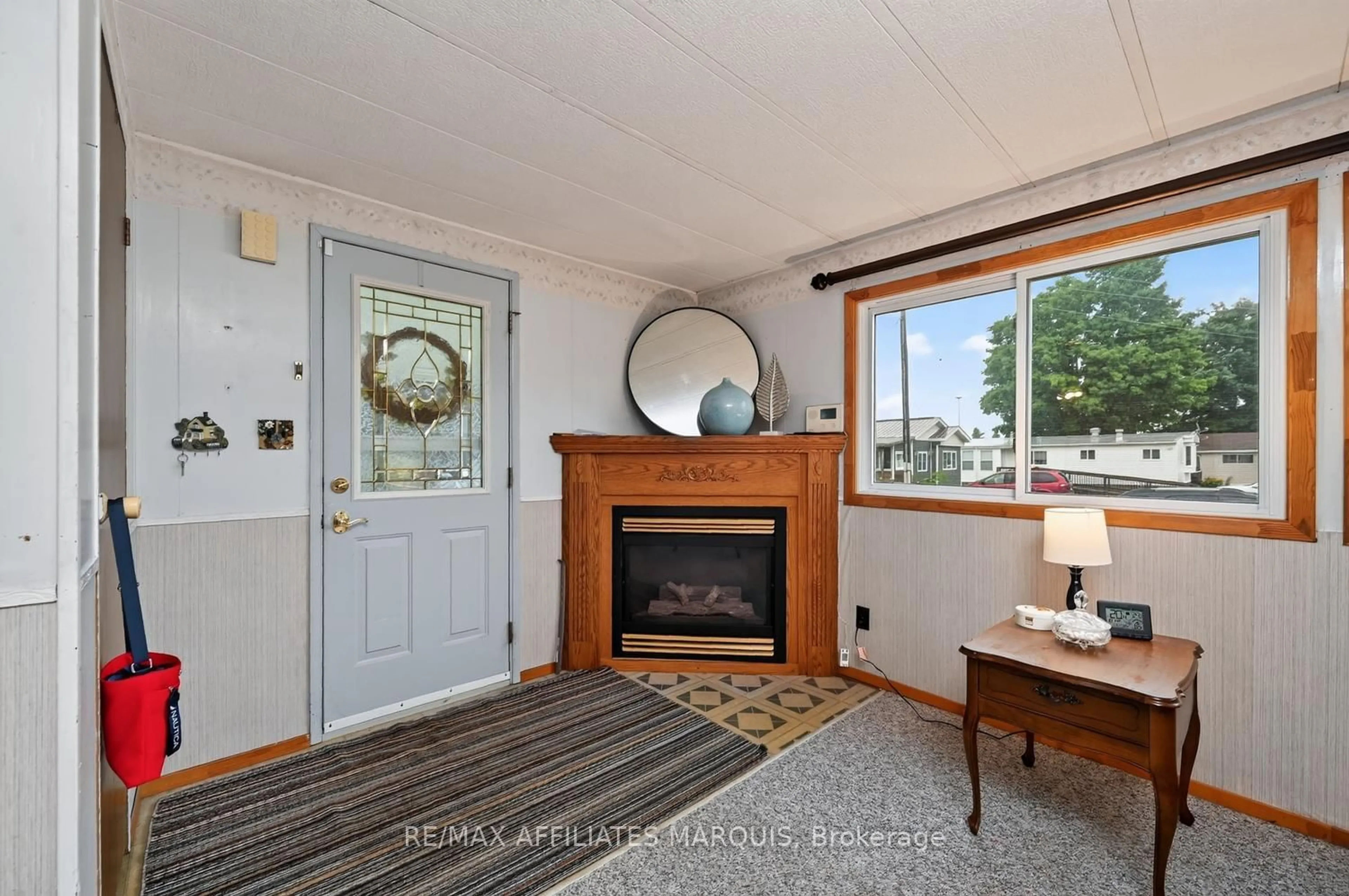 Indoor entryway for 1 Kavanagh Dr, Rideau Lakes Ontario K7A 4S5