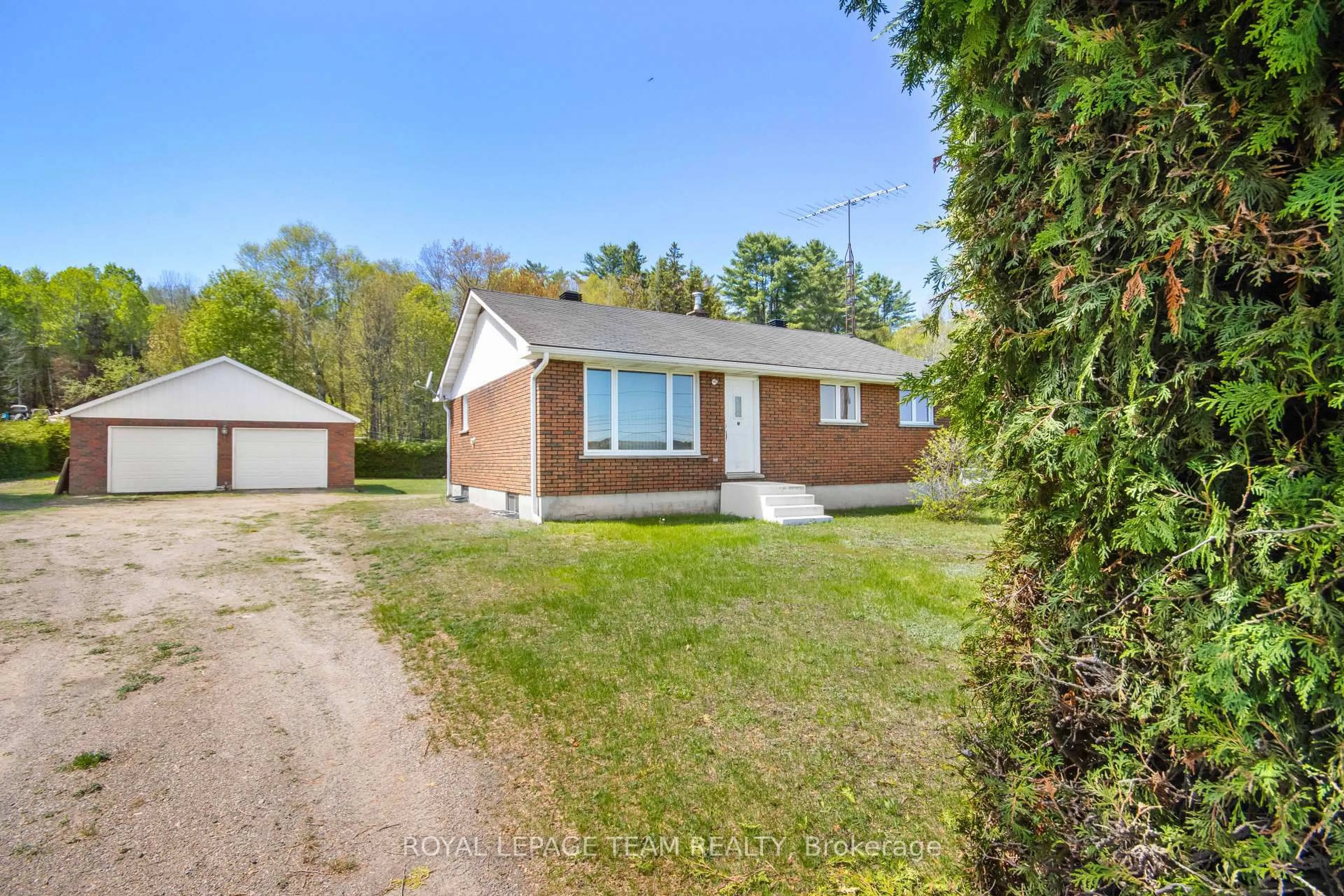 A pic from outside/outdoor area/front of a property/back of a property/a pic from drone, street for 286 Siberia Rd, Barry's Bay Ontario K0J 1B0