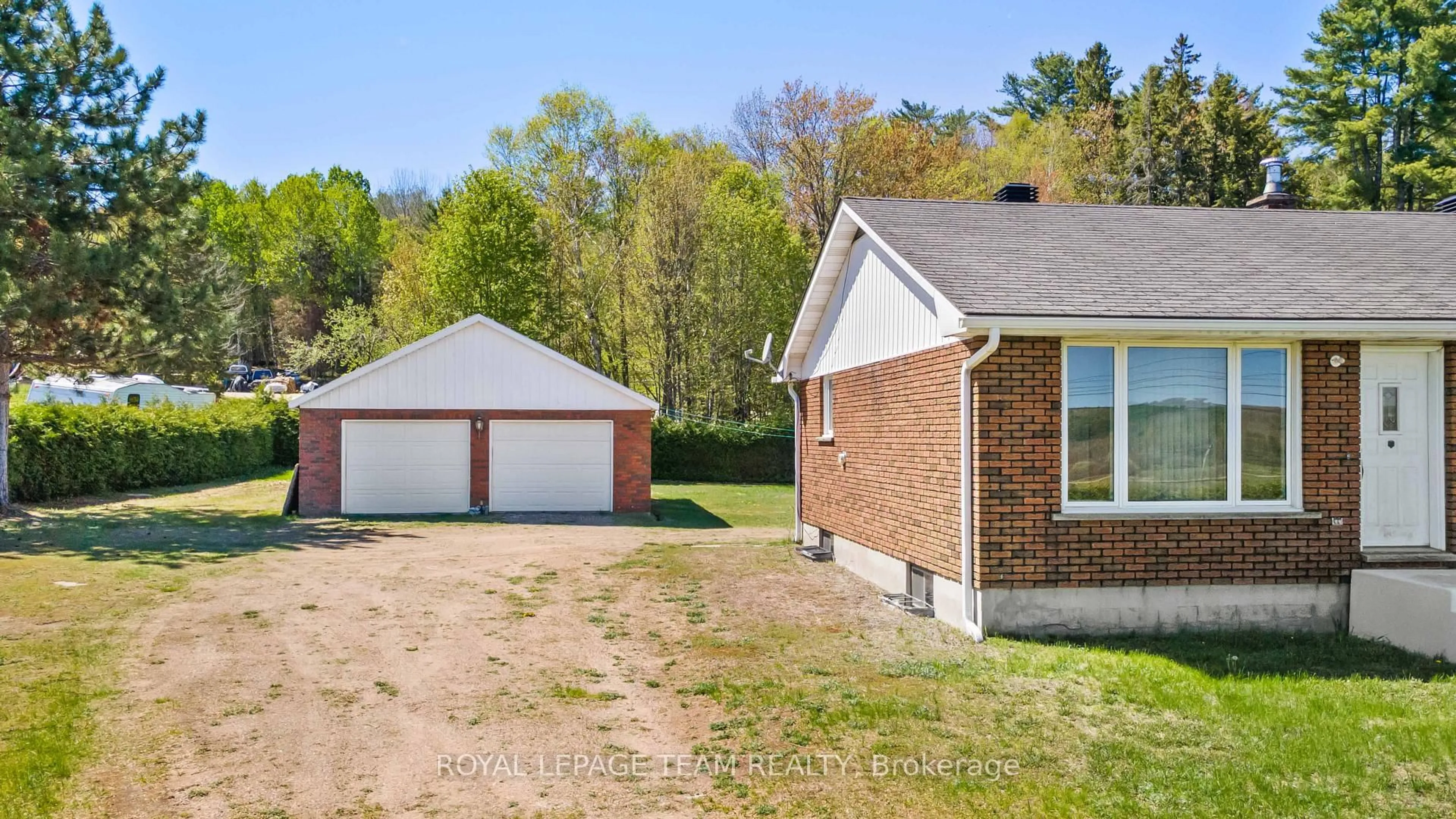 A pic from outside/outdoor area/front of a property/back of a property/a pic from drone, street for 286 Siberia Rd, Barry's Bay Ontario K0J 1B0