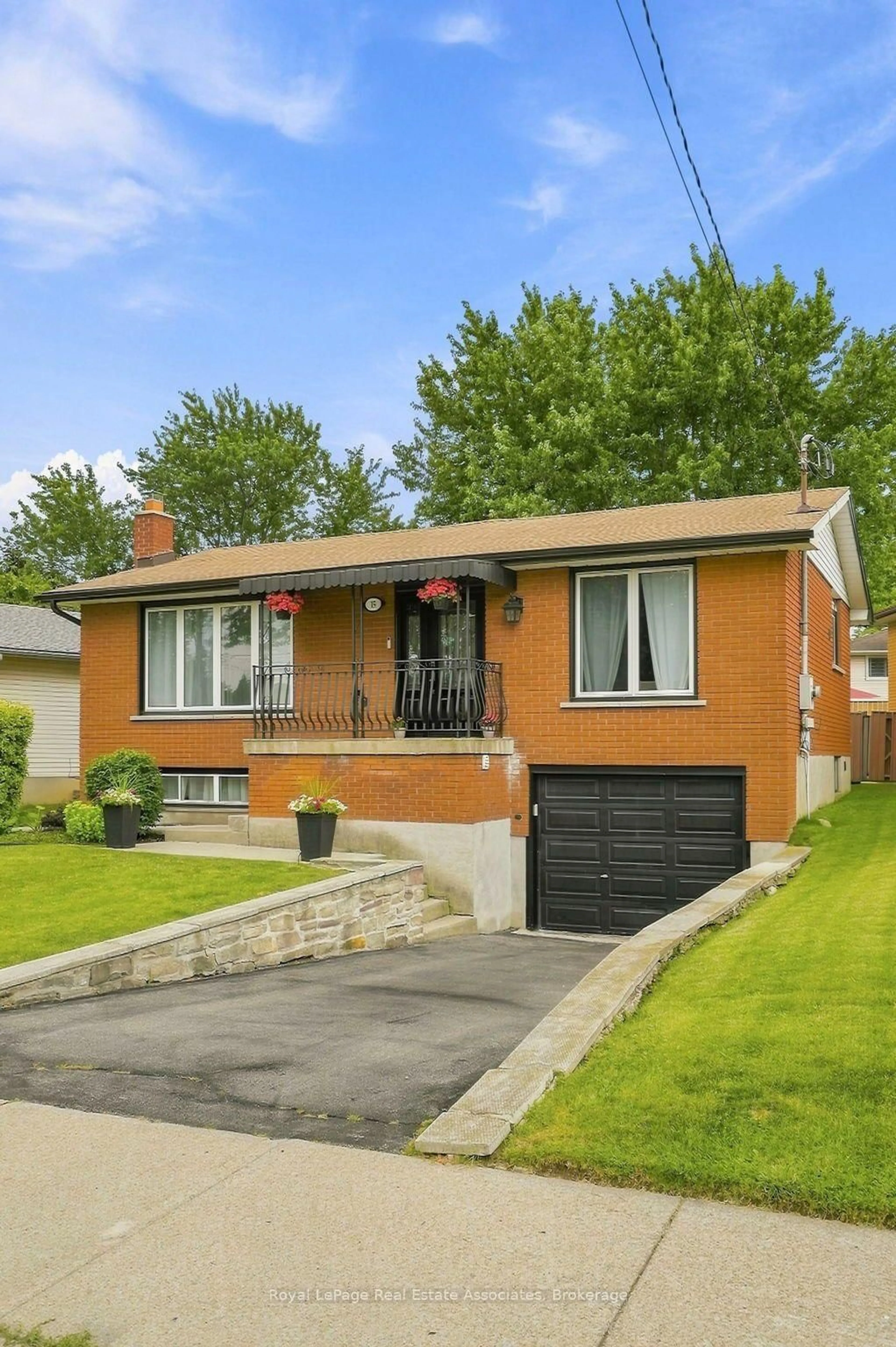 Home with brick exterior material, street for 15 Quay Crt, Hamilton Ontario L8W 1R2