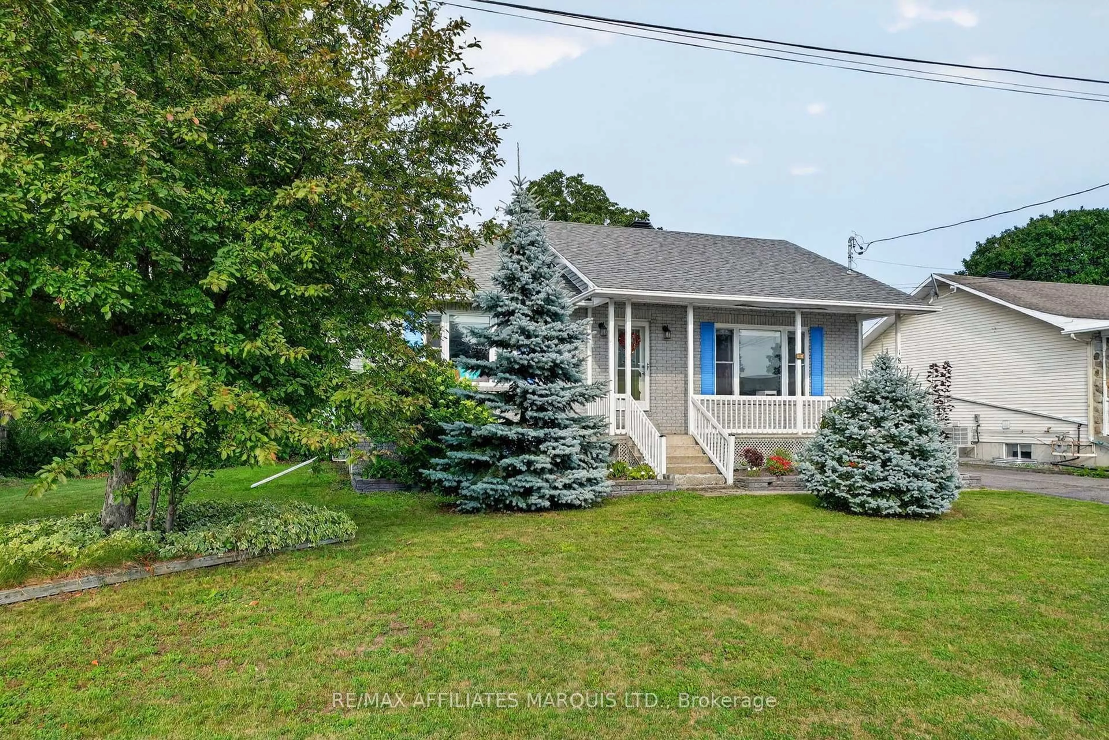 A pic from outside/outdoor area/front of a property/back of a property/a pic from drone, street for 185 Dominion St, North Glengarry Ontario K0C 1A0