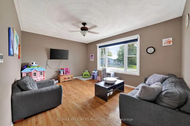 185 Dominion St, North Glengarry 5