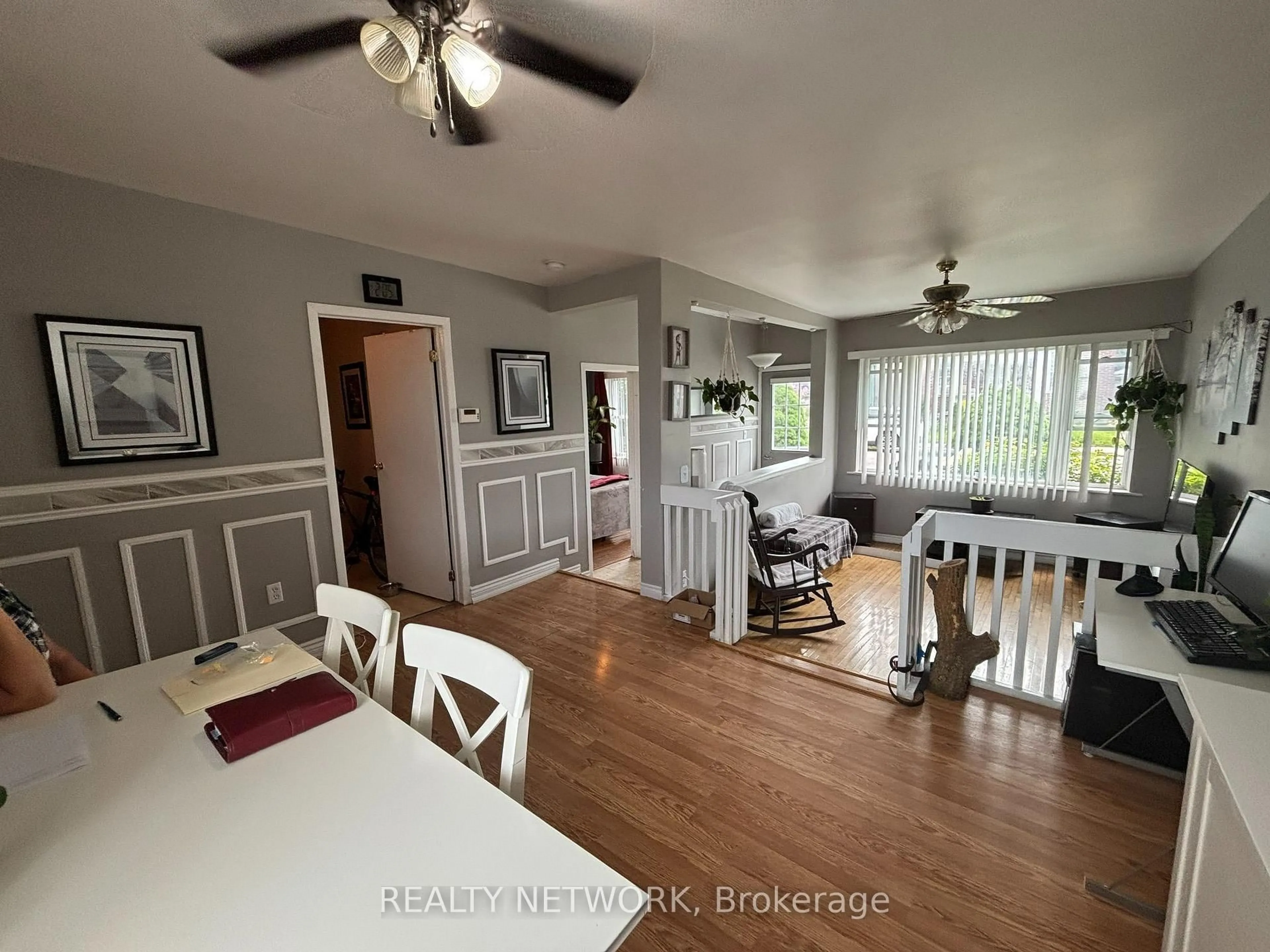 A pic of a room for 49 Highland Ave, Hamilton Ontario L8L 1Z2